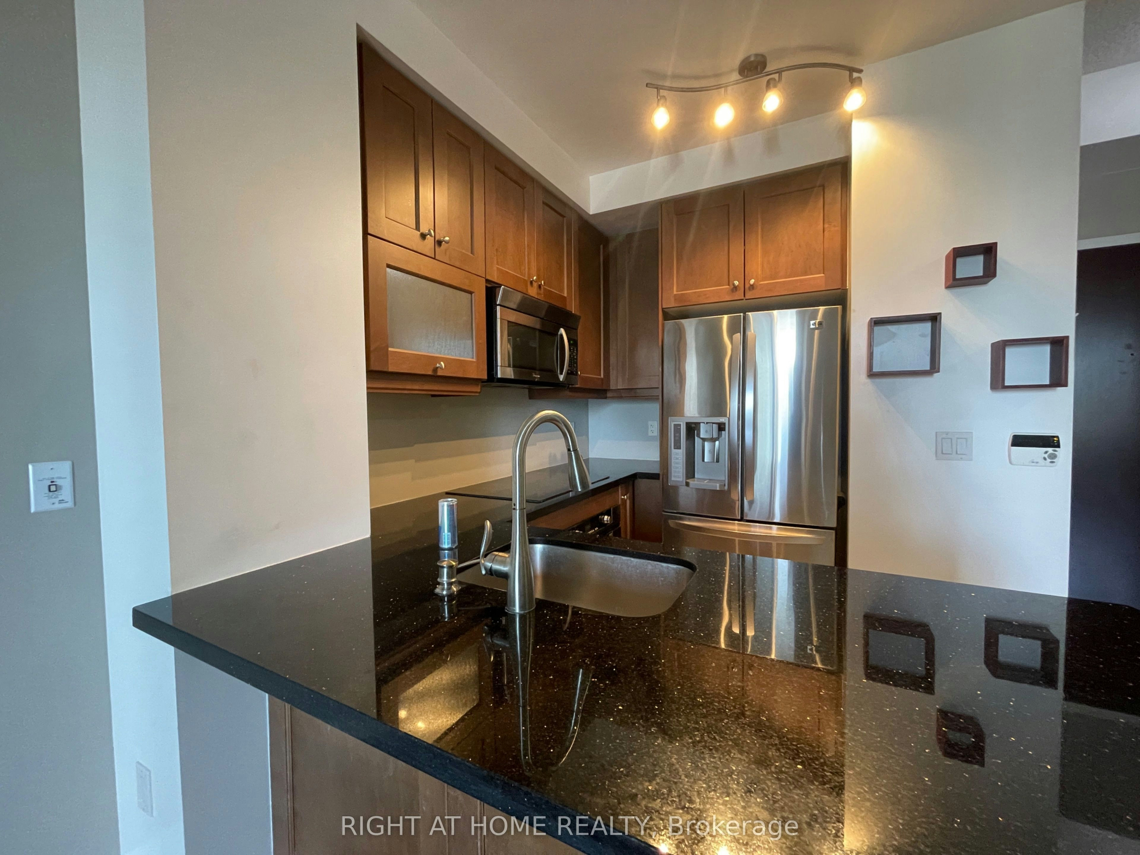 1903-35 Balmuto Street, Toronto, ON, M4Y 0A3 - 8
