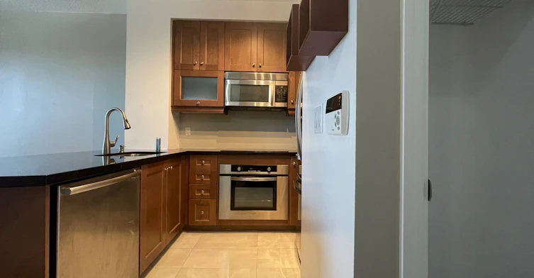 1903-35 Balmuto Street, Toronto, ON, M4Y 0A3 - 17