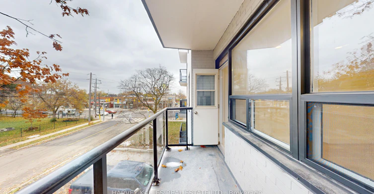 14-1 Marquette Avenue, Toronto, ON, M6A 1X8 - 12