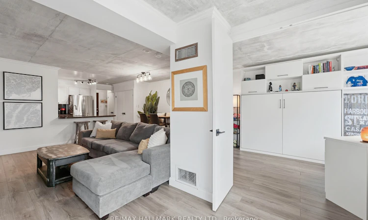 705-600 Queens Quay W
