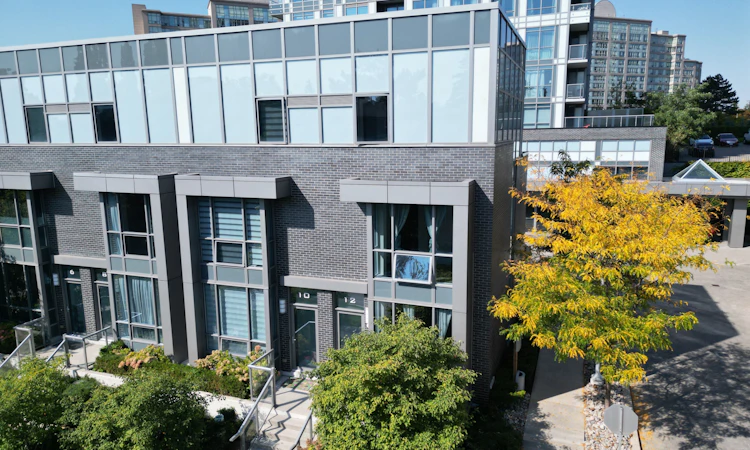 TH12-18 Graydon Hall Drive