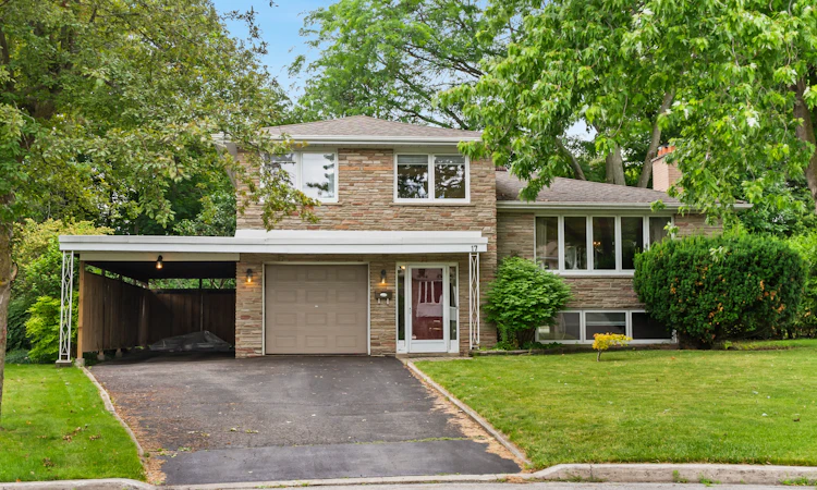 17 Greenyards Drive
