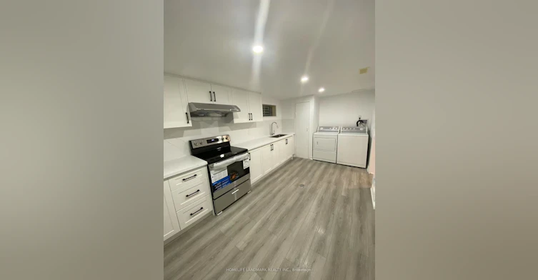 lower-126 Roywood Drive, Toronto, ON, M3A 2E1