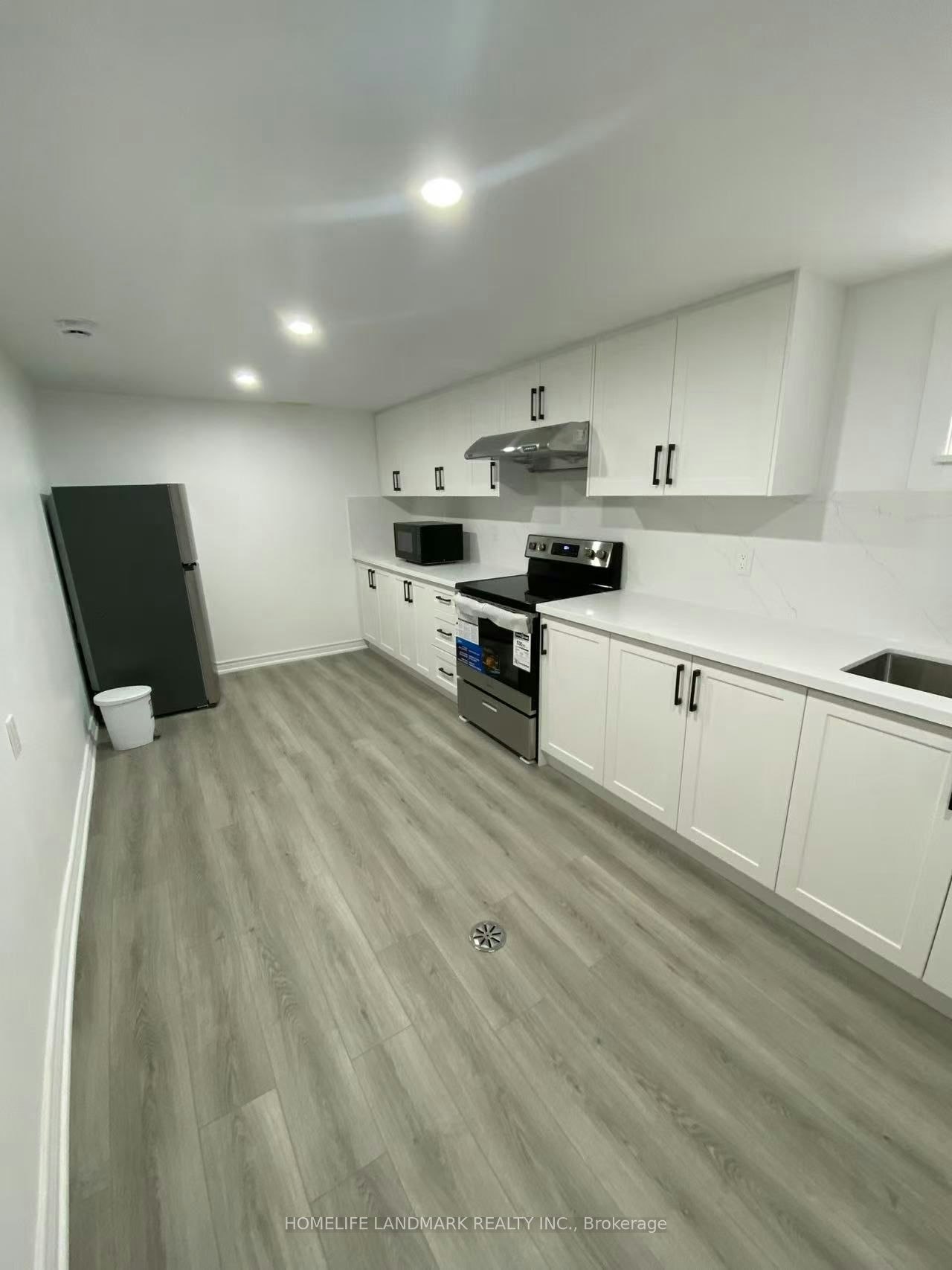 lower-126 Roywood Drive, Toronto, ON, M3A 2E1 - 8