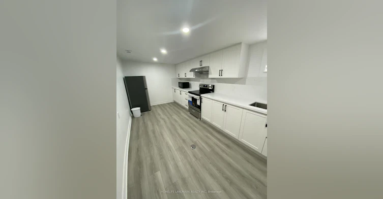 lower-126 Roywood Drive, Toronto, ON, M3A 2E1 - 8