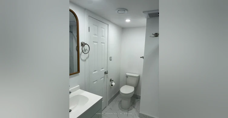 lower-126 Roywood Drive, Toronto, ON, M3A 2E1 - 3