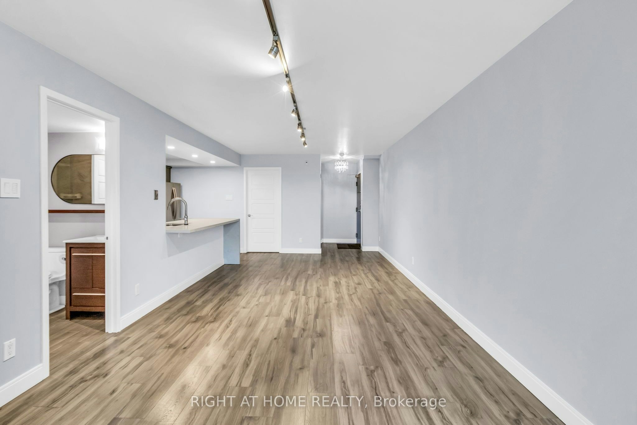 406-356 Mcrae Drive, Toronto, ON, M4G 4G4 - 9