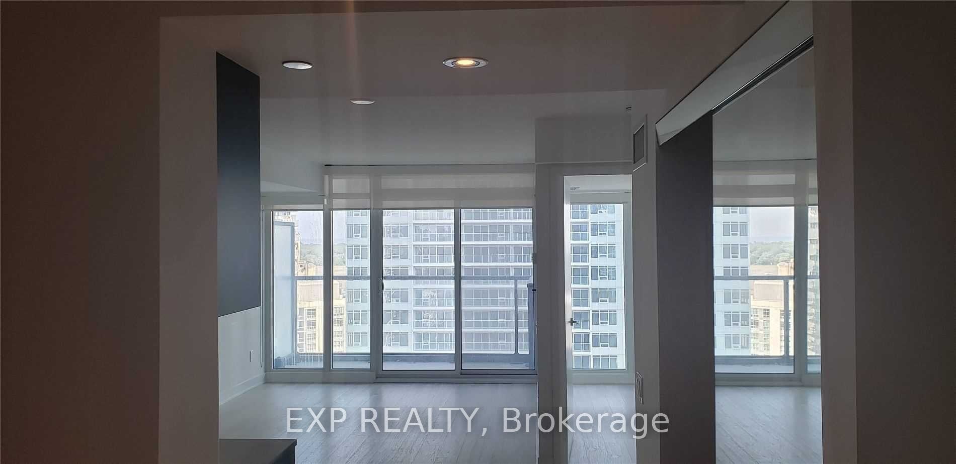 1901-70 Queens Wharf Road, Toronto, ON, M5V 0J2 - 2