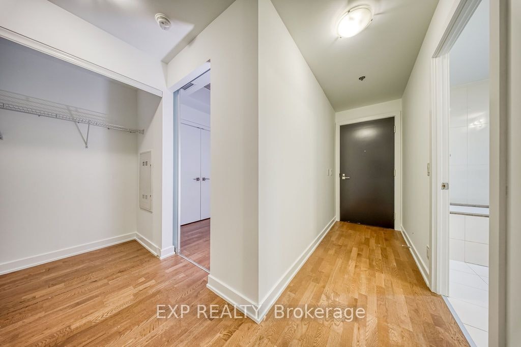 305-15 Beverley Street, Toronto, ON, M5T 0B3 - 4