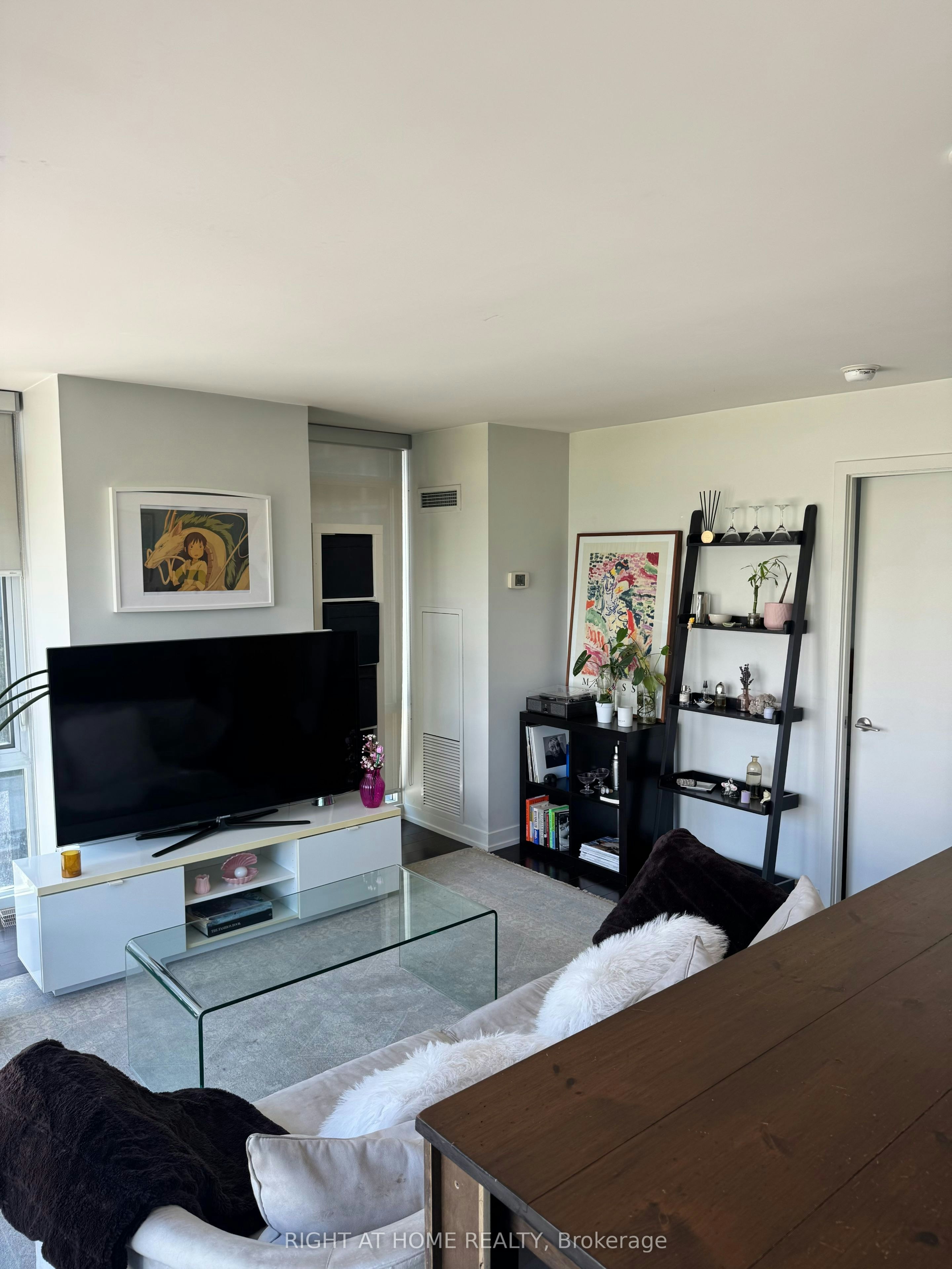 204-170 Fort York Boulevard, Toronto, ON, M5V 0E6 - 5