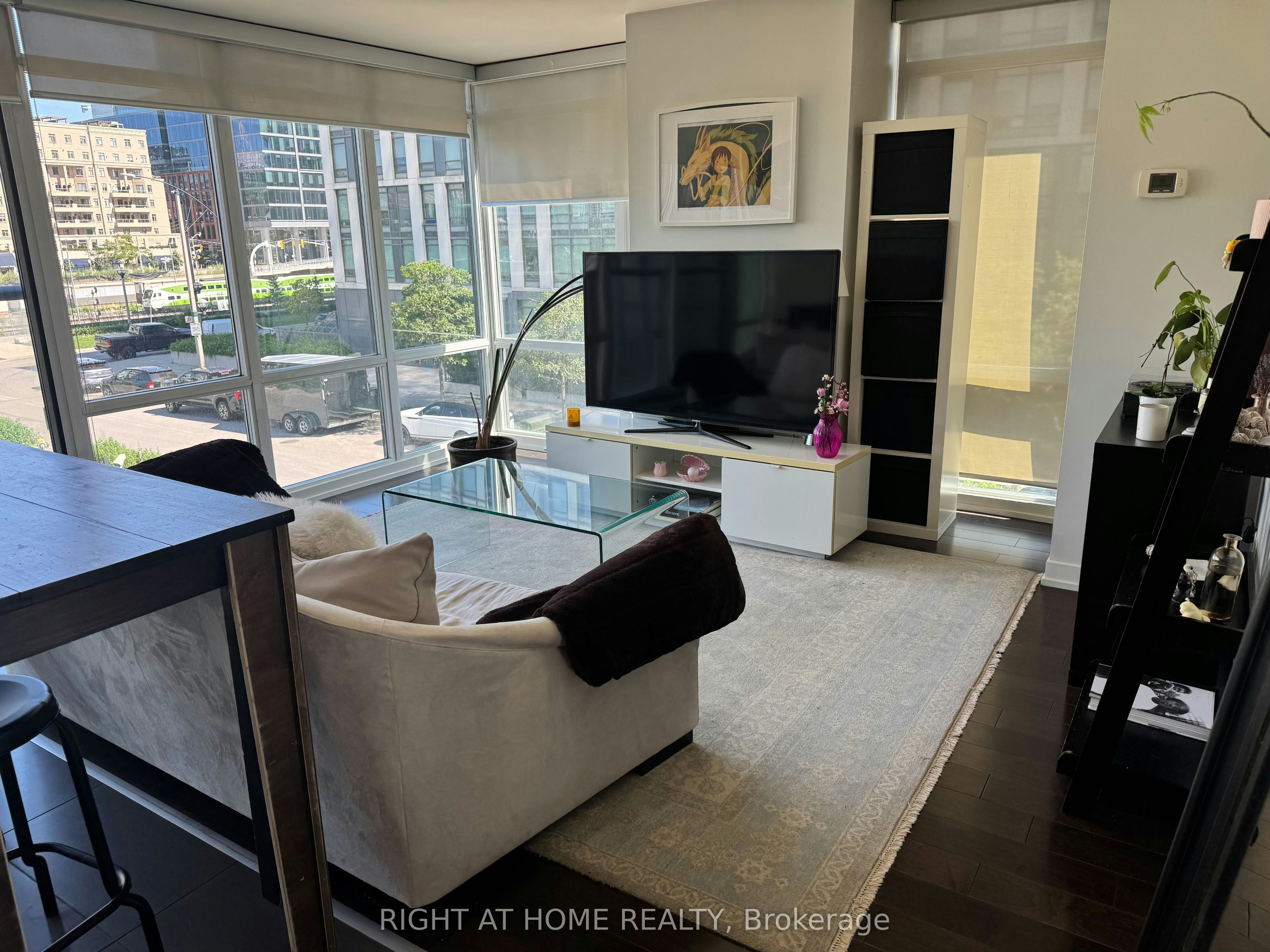 204-170 Fort York Boulevard, Toronto, ON, M5V 0E6 - 2