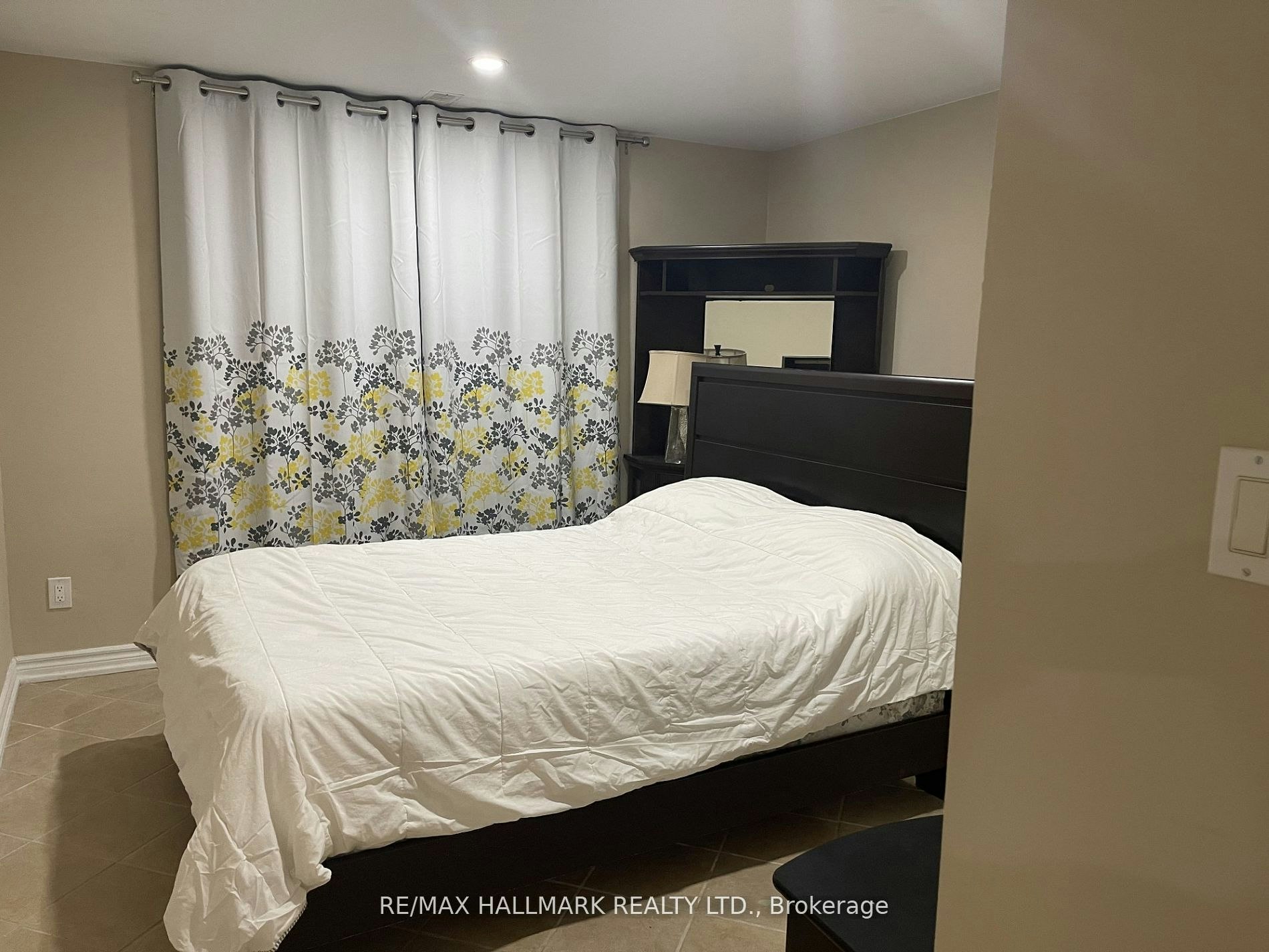 7 Nevada Avenue, Toronto, ON, M2M 3N9 - 7