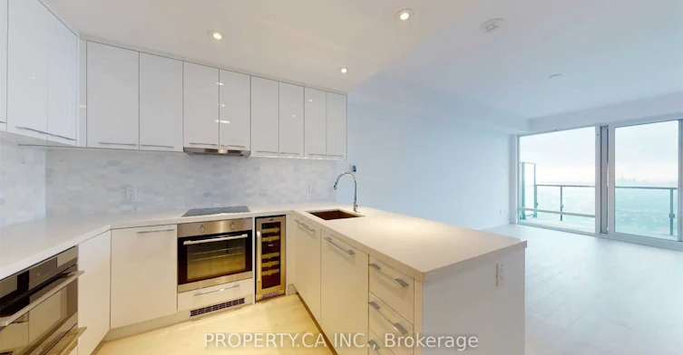 5012-488 University Avenue, Toronto, ON, M5G 0C1 - 2