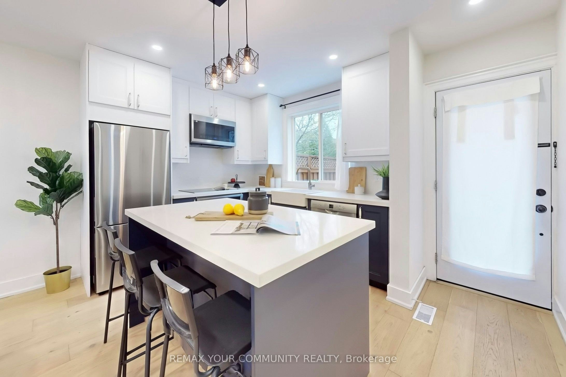 196 Lawrence Avenue W, Toronto, ON, M5M 1A8 - 7