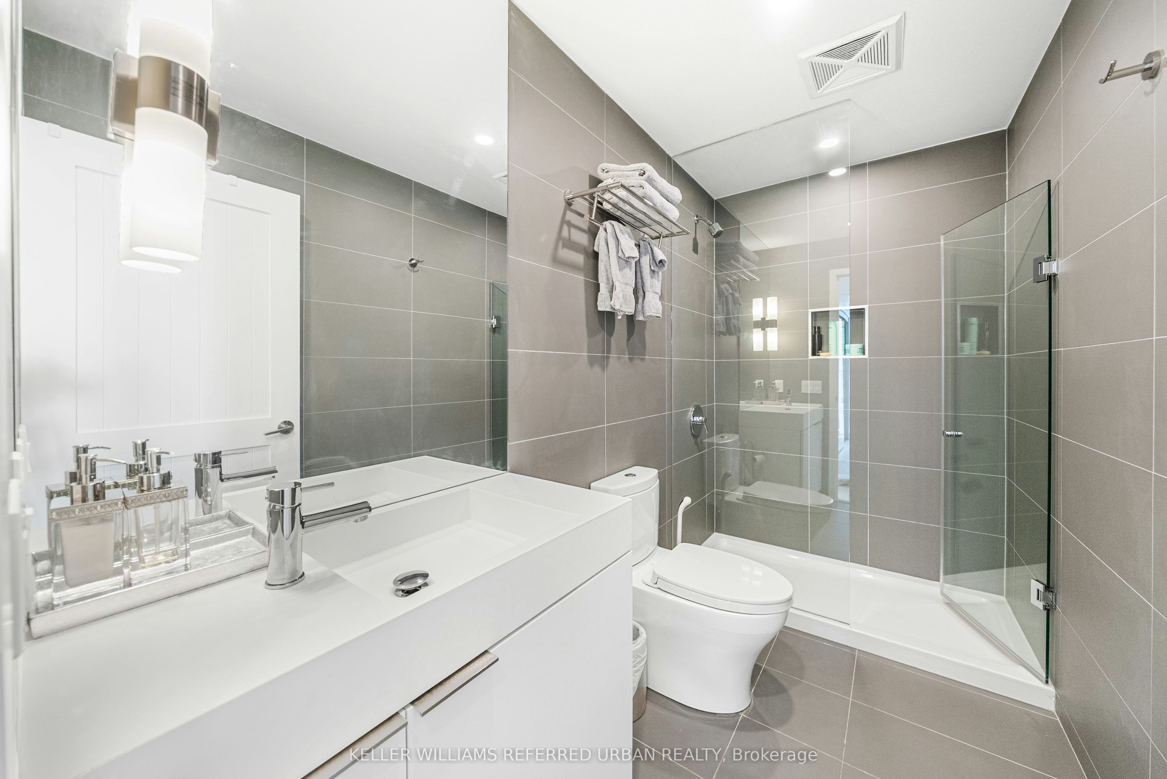 1203-33 Helendale Street, Toronto, ON, M4R 1C5 - 39