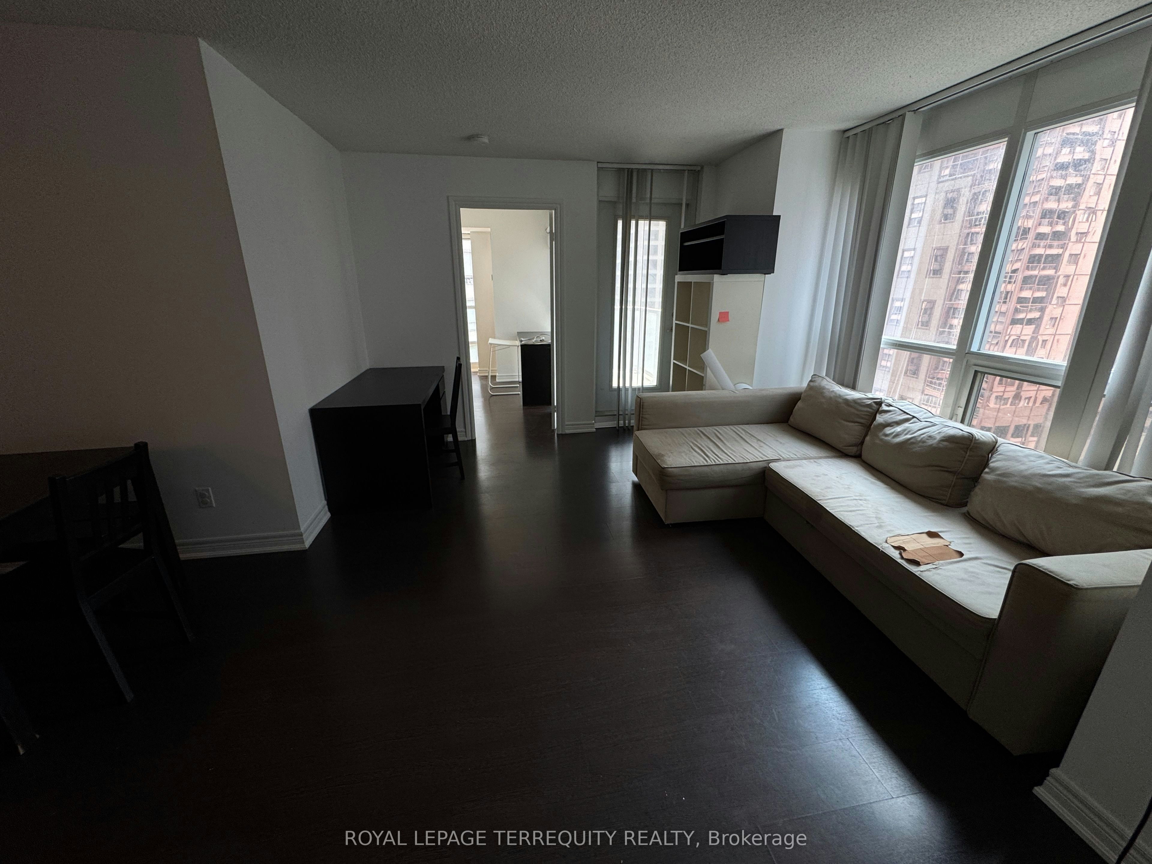 909-761 Bay Street, Toronto, ON, M5G 2R2 - 6