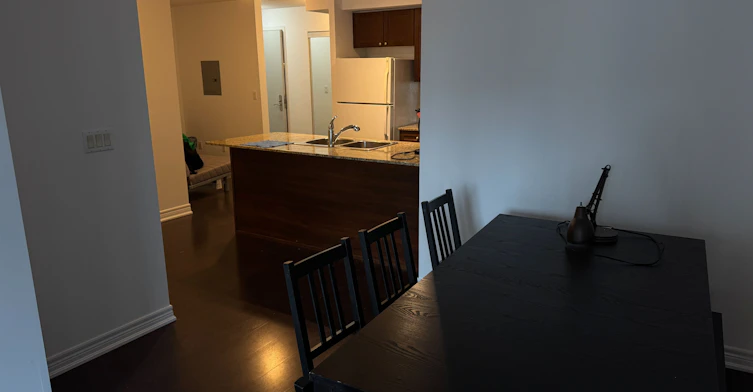 909-761 Bay Street, Toronto, ON, M5G 2R2 - 8