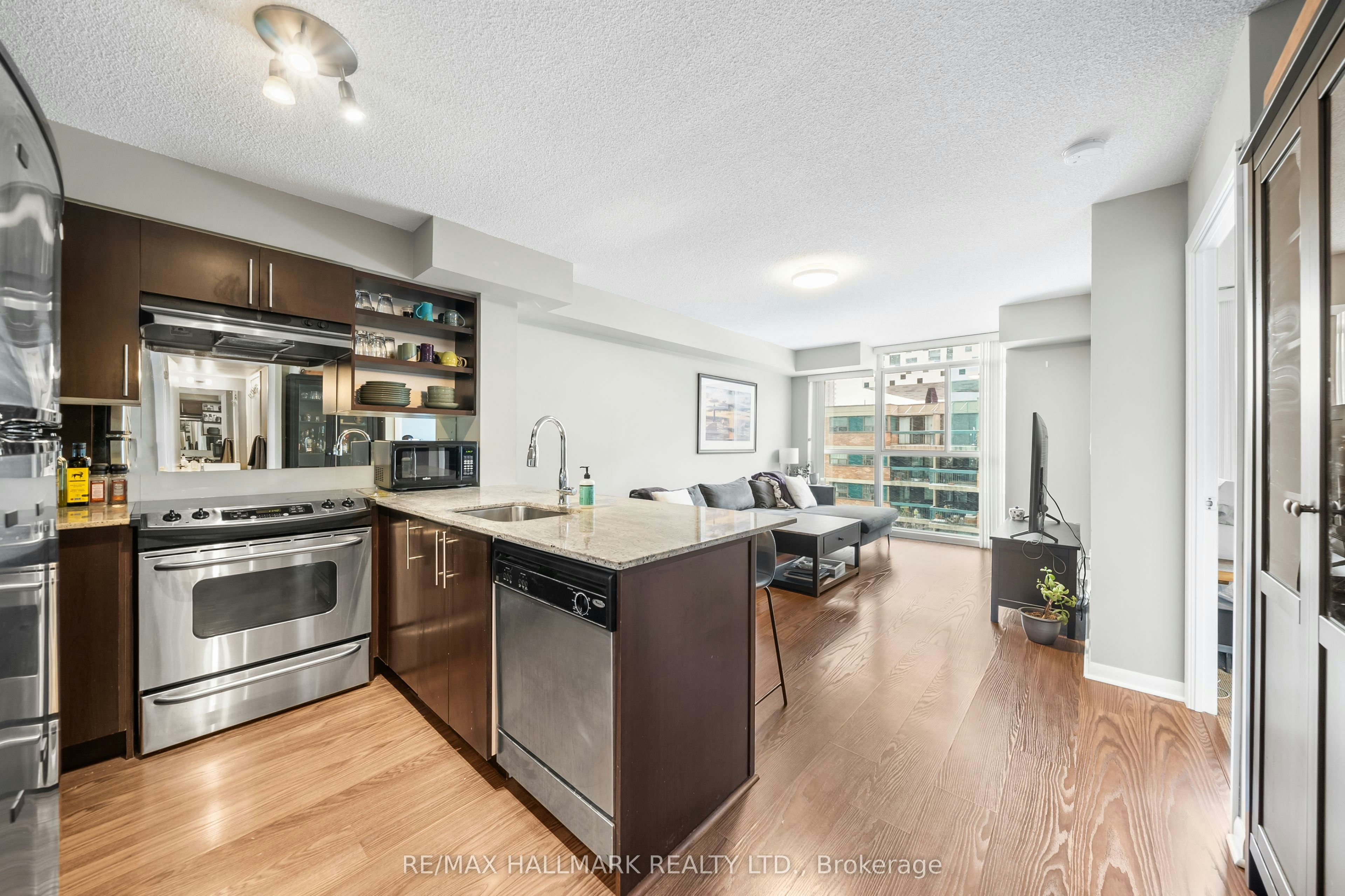 715-96 St Patrick Street, Toronto, ON, M5T 1V2 - 9
