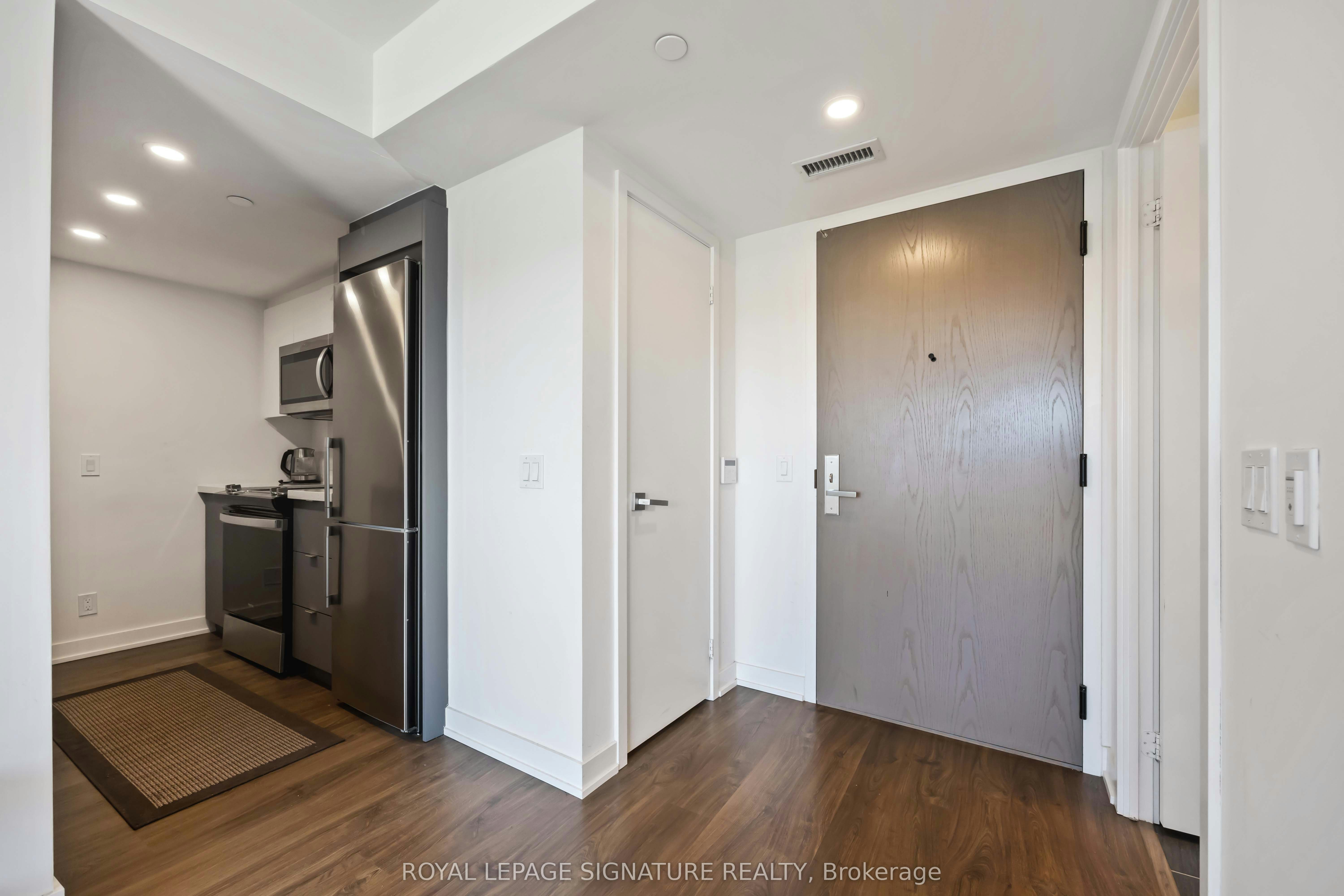 216-30 Tretti Way, Toronto, ON, M3H 0E3 - 6