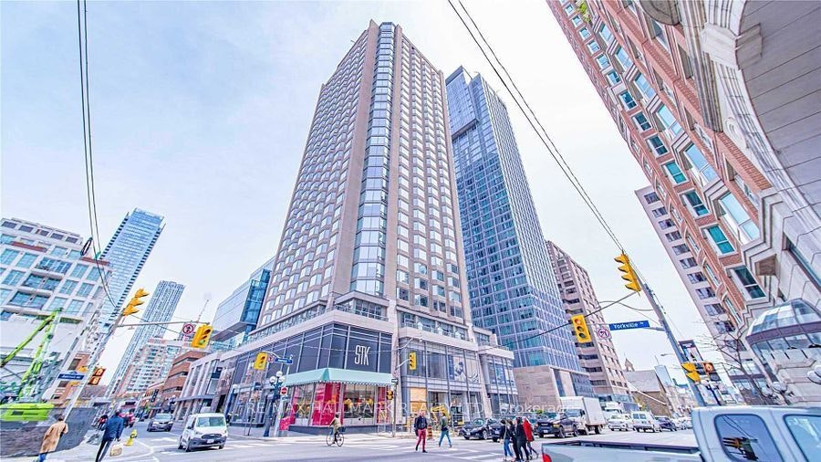 2307-155 Yorkville Avenue, Toronto, ON, M5R 1C4 - 13