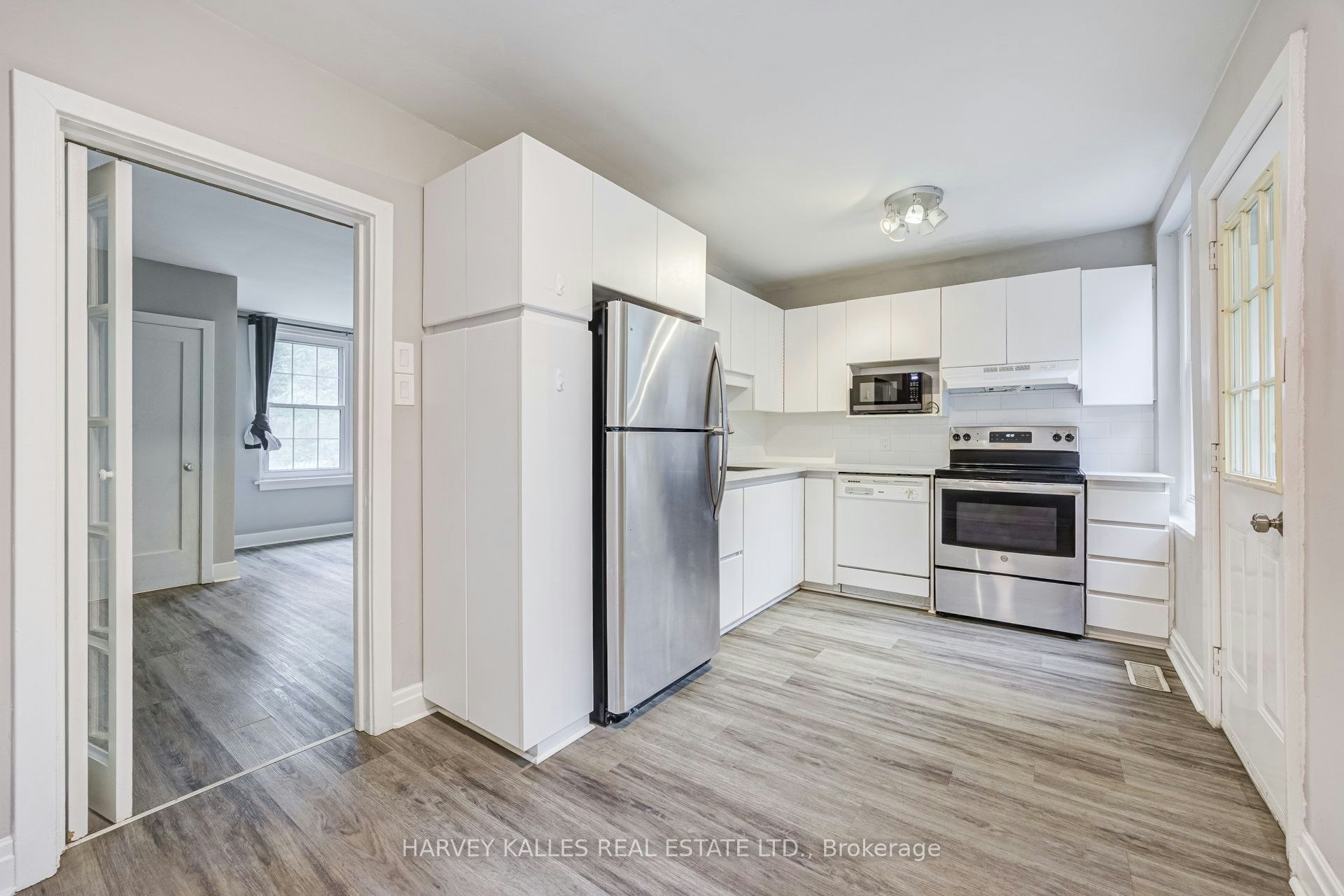 32 Oxton Avenue, Toronto, ON, M5P 1L9 - 7