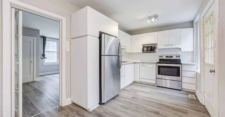 32 Oxton Avenue, Toronto, ON, M5P 1L9 - 7