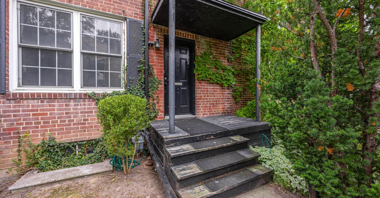 32 Oxton Avenue, Toronto, ON, M5P 1L9 - 2
