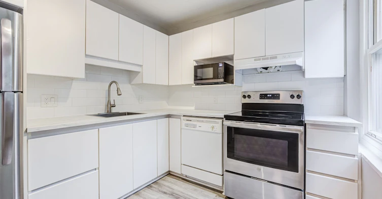 32 Oxton Avenue, Toronto, ON, M5P 1L9 - 8