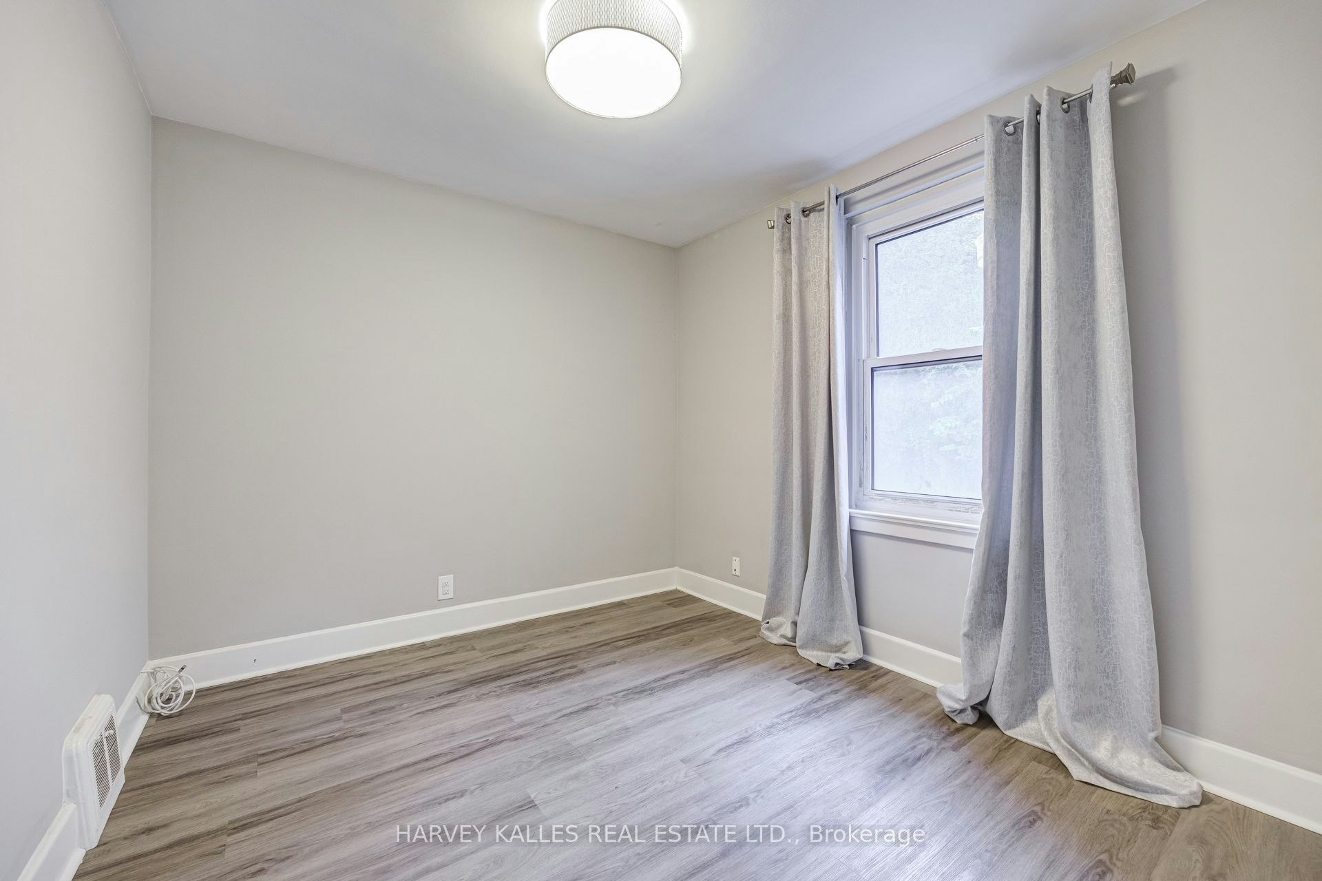 32 Oxton Avenue, Toronto, ON, M5P 1L9 - 12