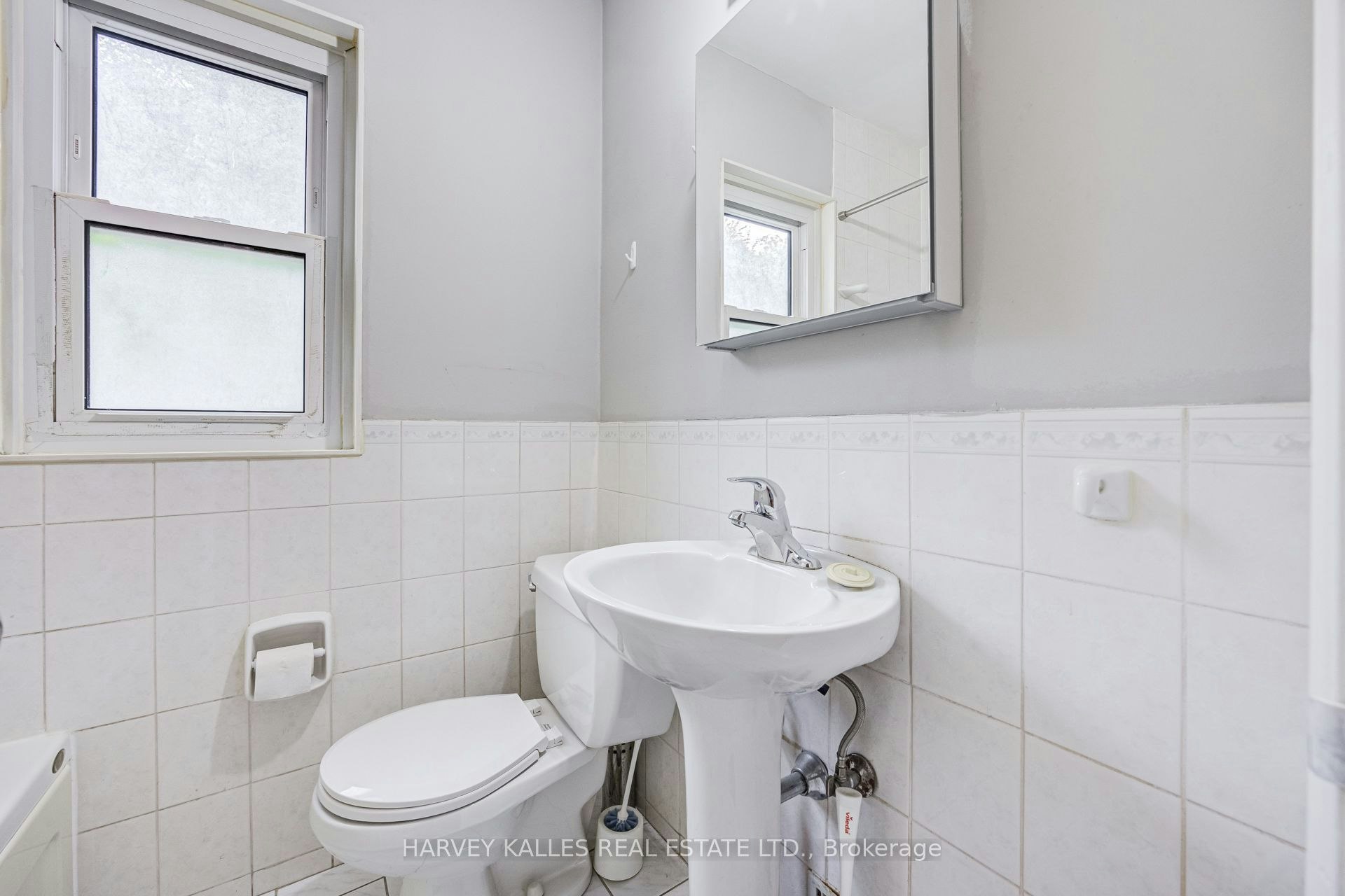 32 Oxton Avenue, Toronto, ON, M5P 1L9 - 10