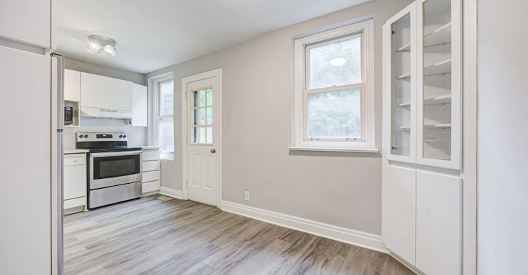 32 Oxton Avenue, Toronto, ON, M5P 1L9 - 6