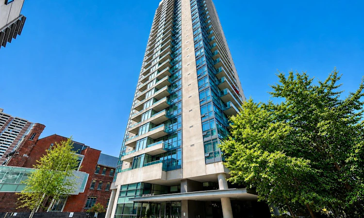 2408-281 Mutual Street