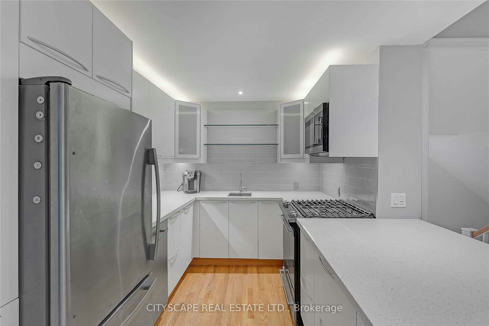 #2 Upper-180 Strachan Avenue, Toronto, ON, M6J 2S9 - 11