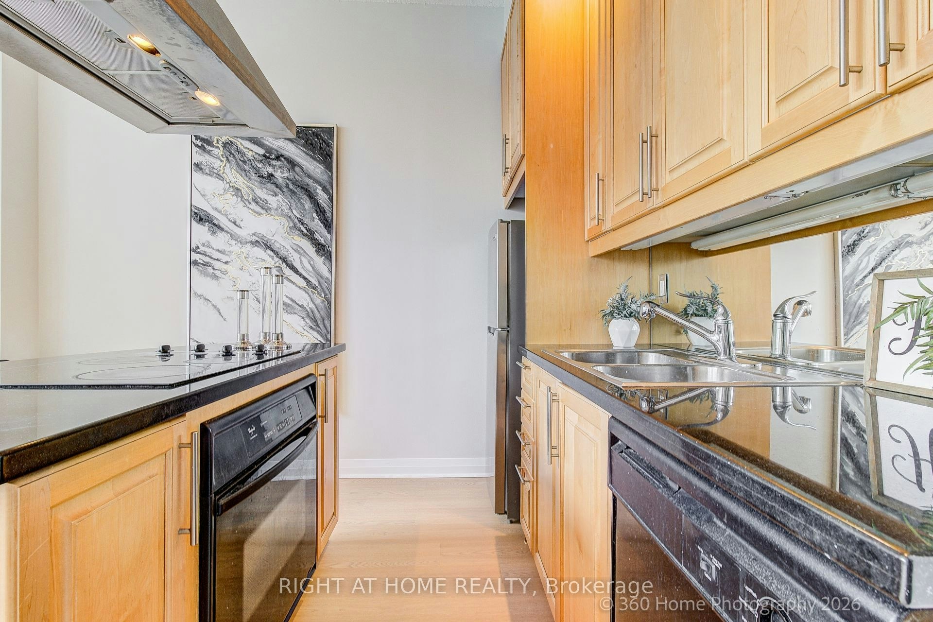 1907-1121 Bay Street, Toronto, ON, M5S 2B3 - 7