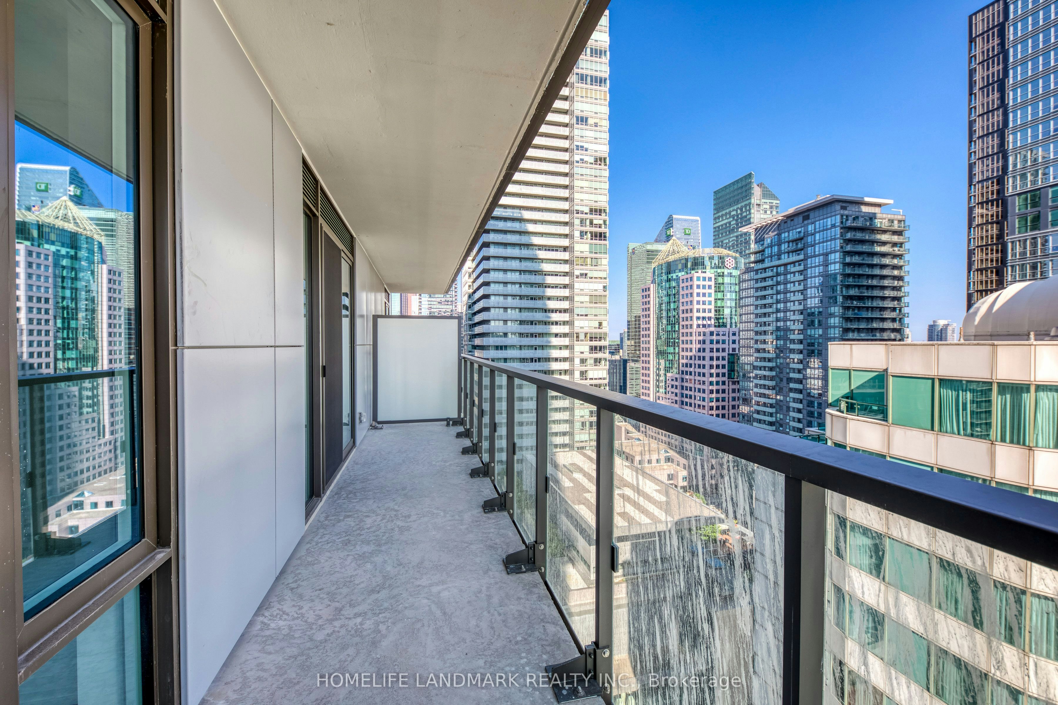 2411-8 Widmer Street, Toronto, ON, M5V 0W6 - 19
