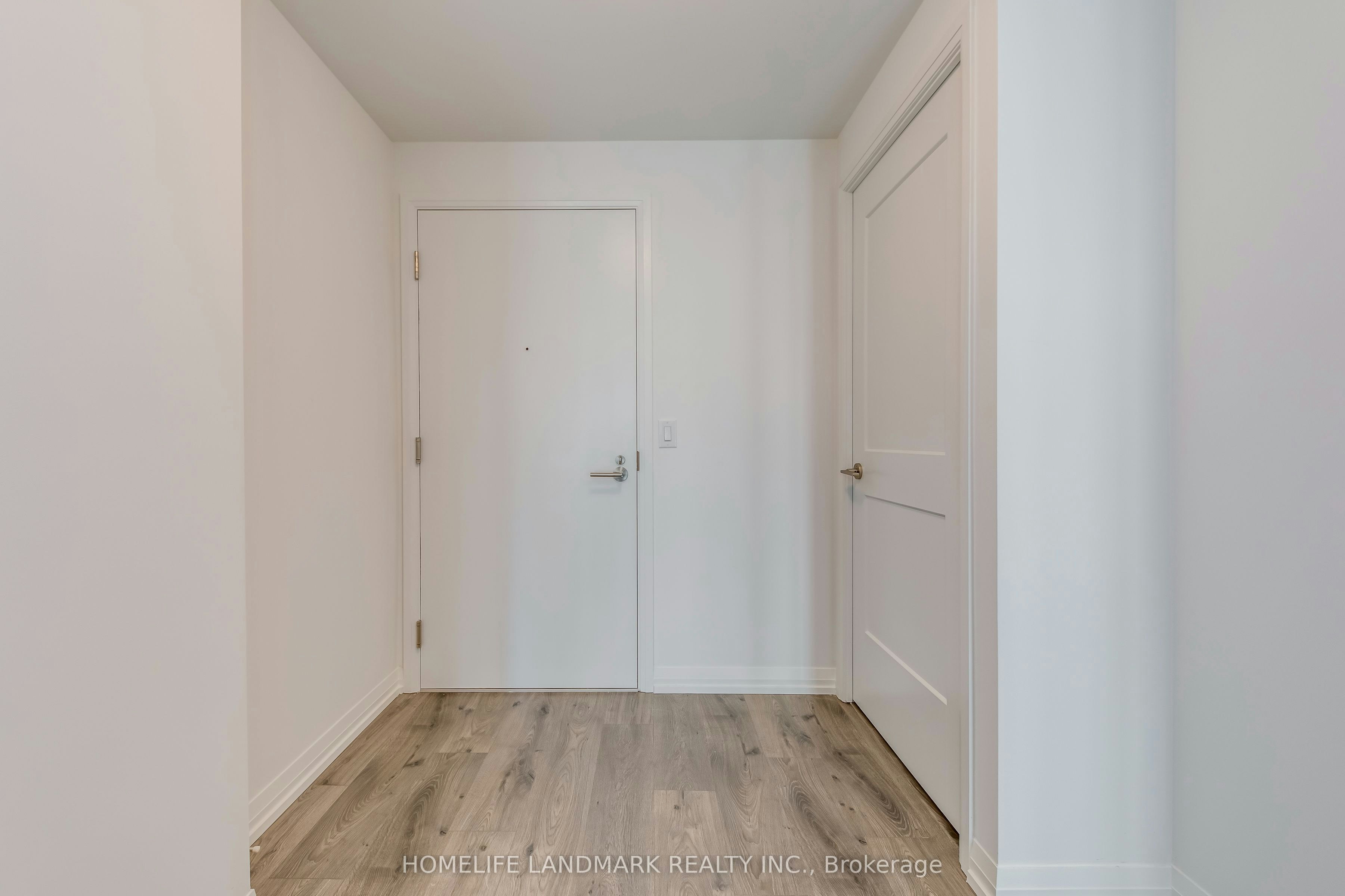 2411-8 Widmer Street, Toronto, ON, M5V 0W6 - 2