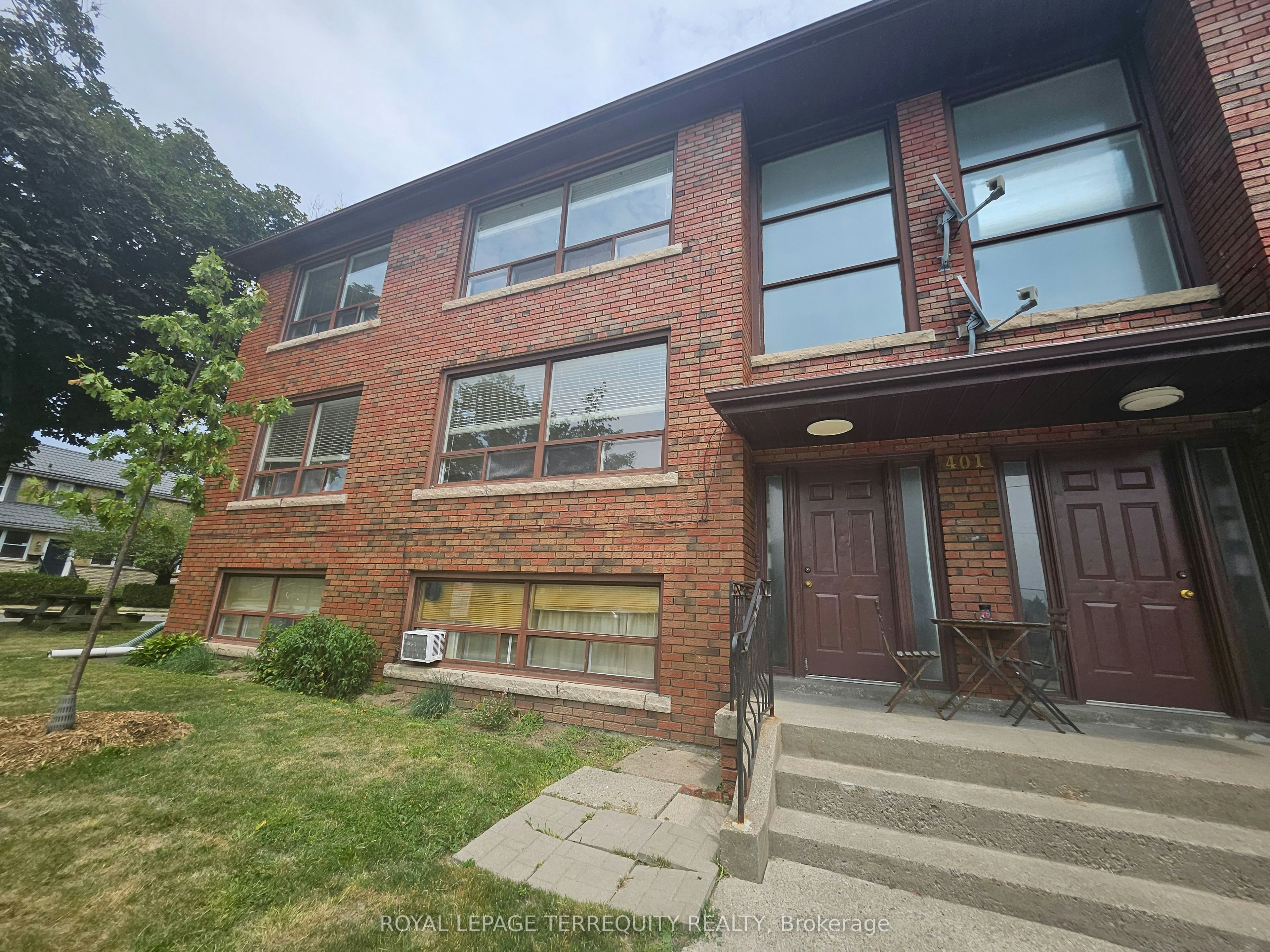 3-401 Winnett Avenue, Toronto, ON, M6C 3M2 - 2