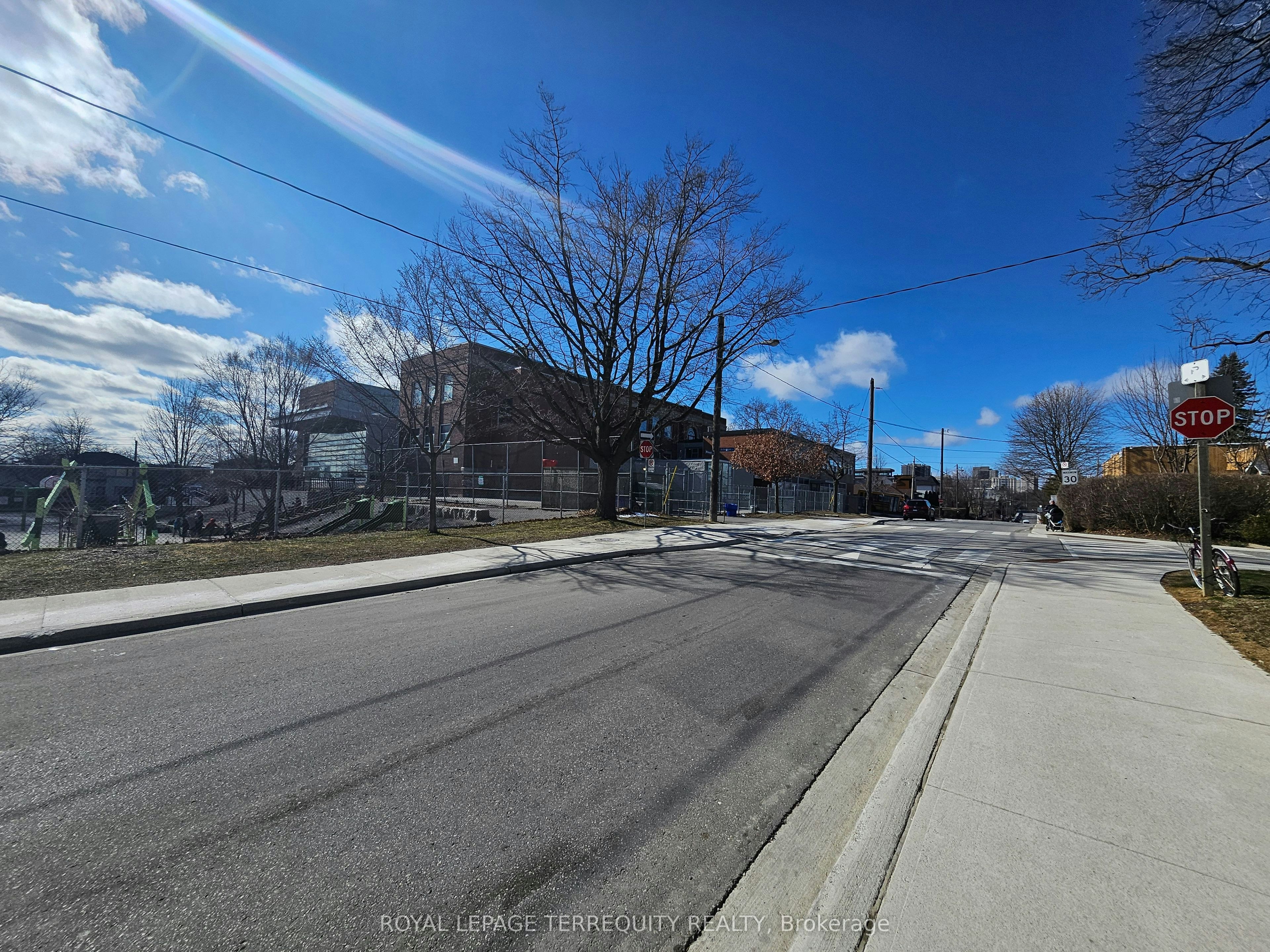 3-401 Winnett Avenue, Toronto, ON, M6C 3M2 - 31