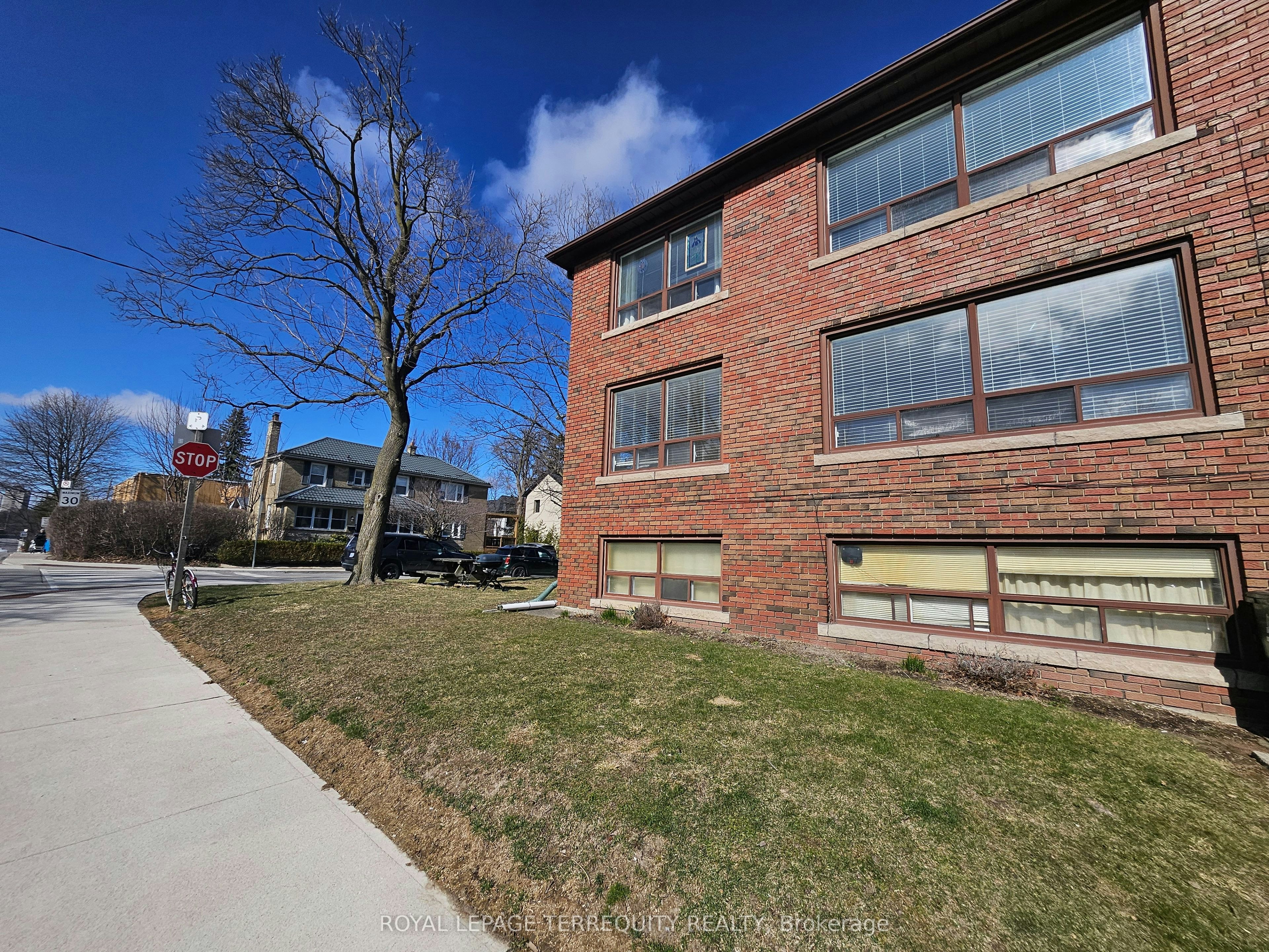 3-401 Winnett Avenue, Toronto, ON, M6C 3M2 - 3