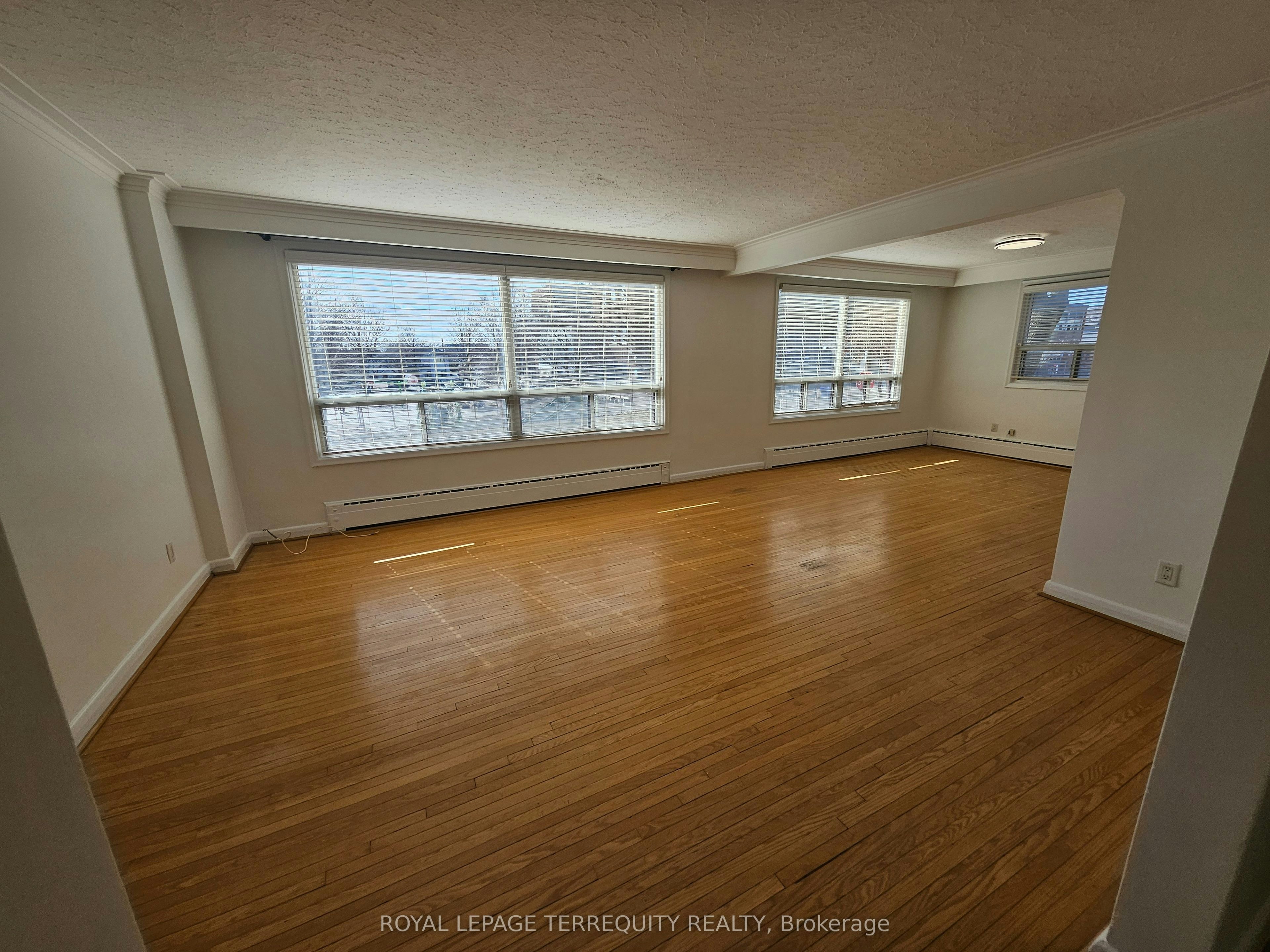 3-401 Winnett Avenue, Toronto, ON, M6C 3M2 - 18