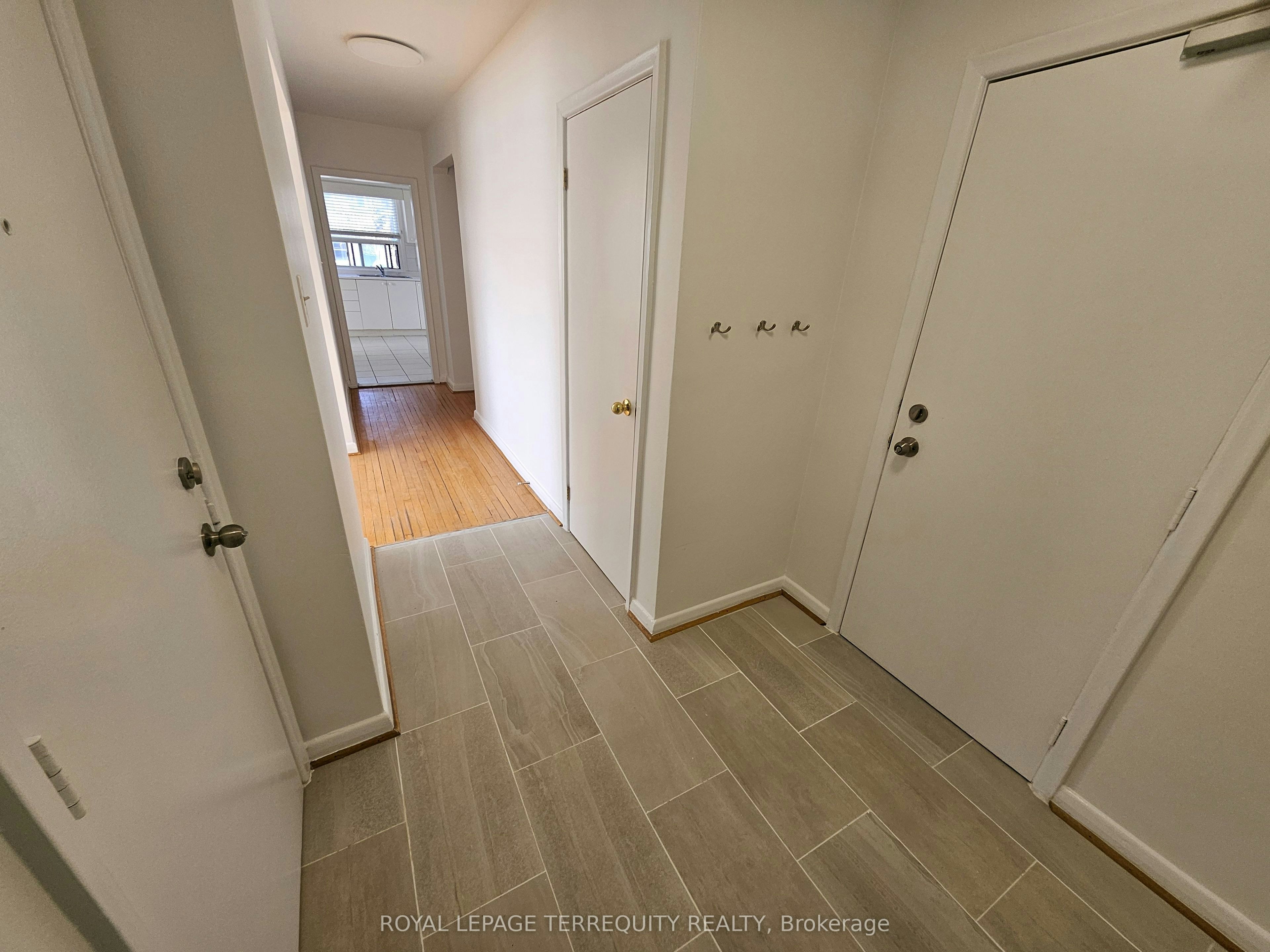 3-401 Winnett Avenue, Toronto, ON, M6C 3M2 - 9