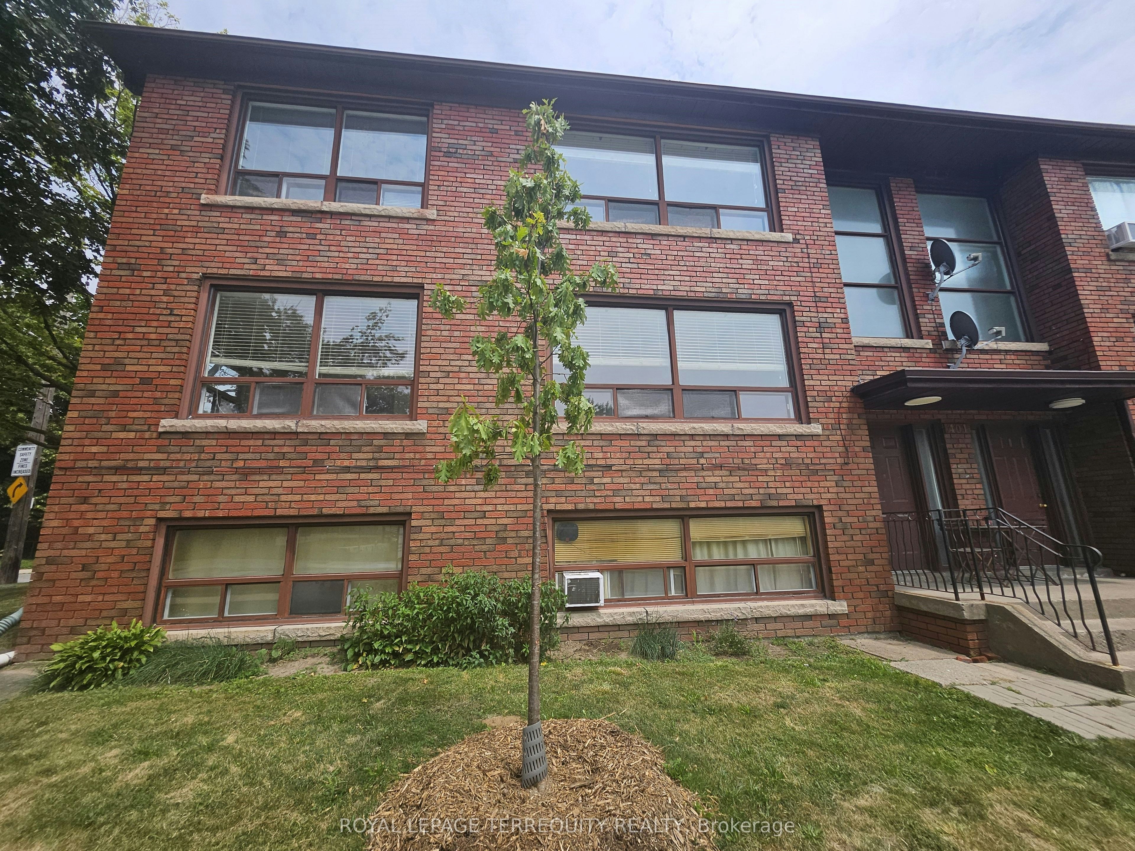 3-401 Winnett Avenue, Toronto, ON, M6C 3M2