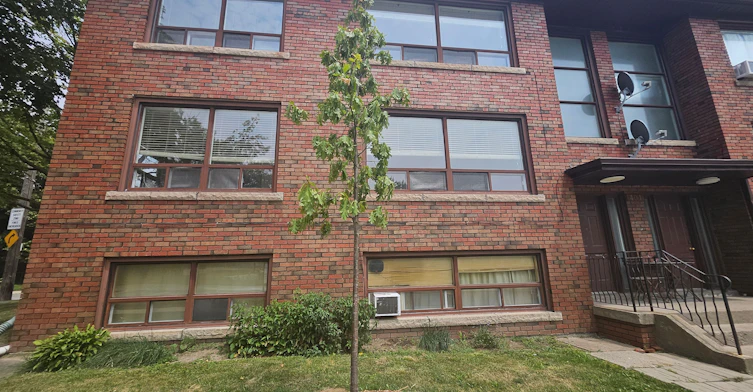 3-401 Winnett Avenue, Toronto, ON, M6C 3M2