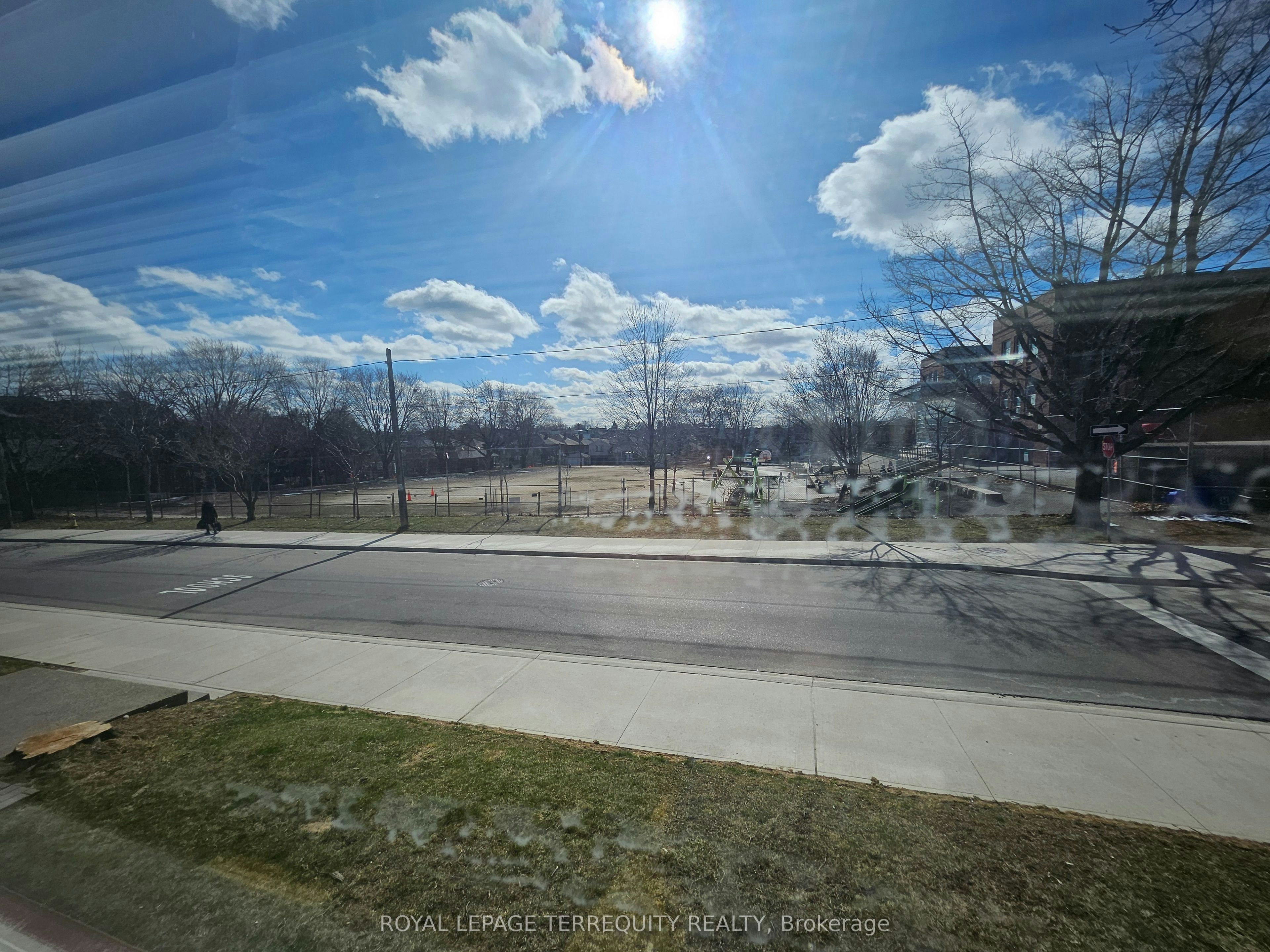 3-401 Winnett Avenue, Toronto, ON, M6C 3M2 - 30