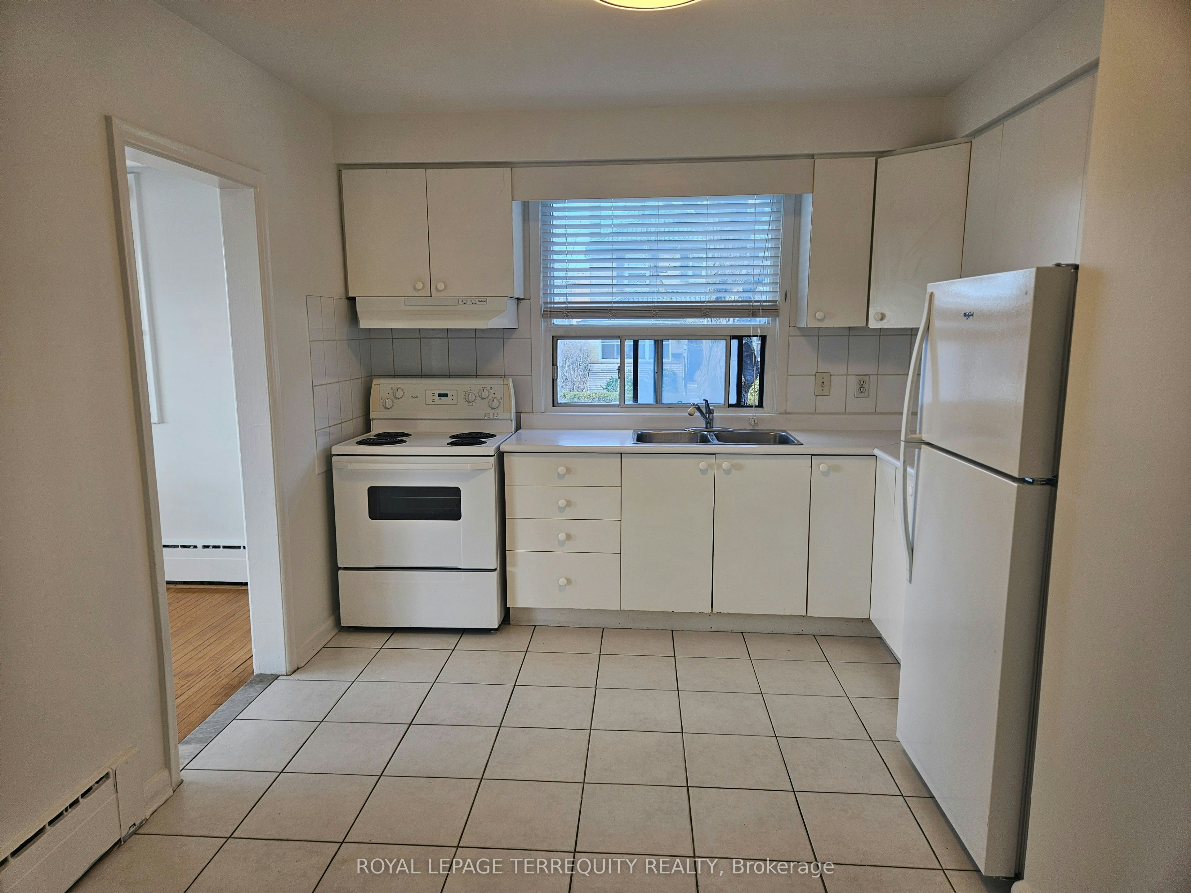 3-401 Winnett Avenue, Toronto, ON, M6C 3M2 - 14