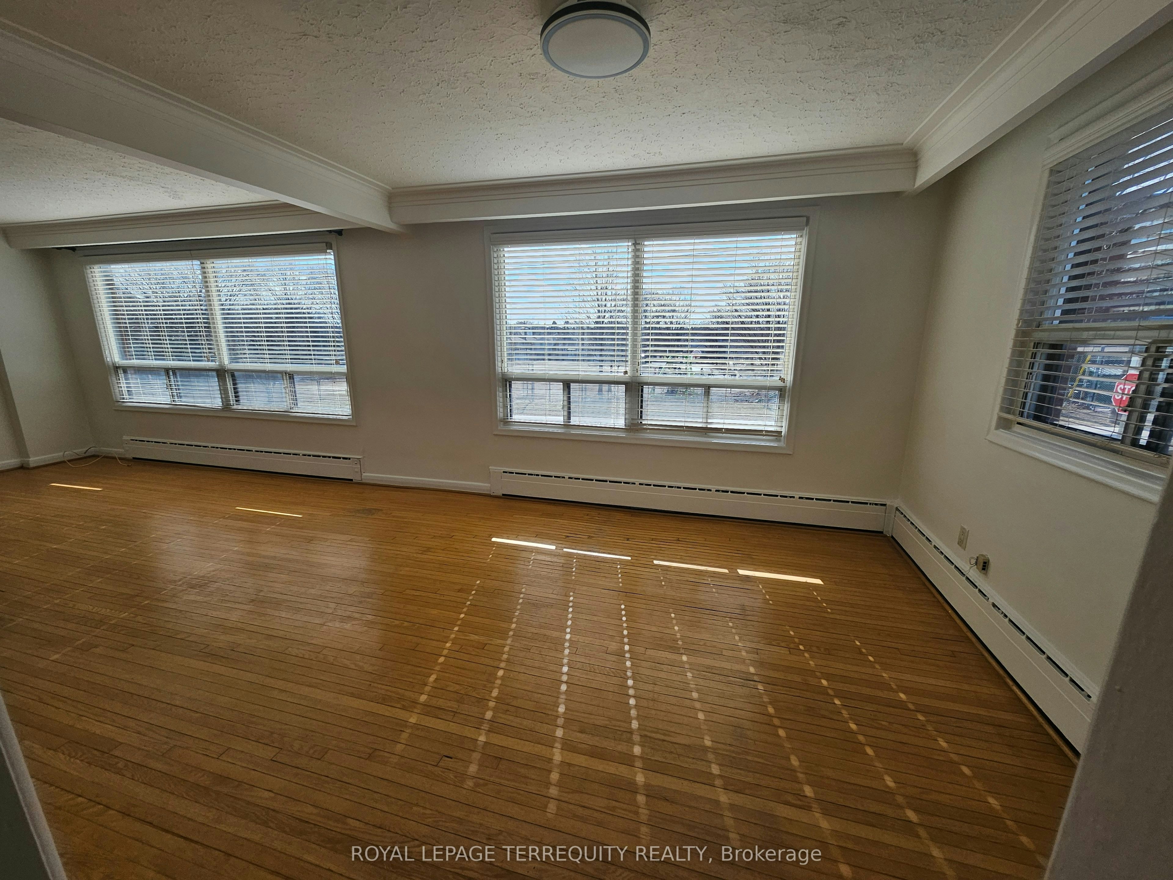 3-401 Winnett Avenue, Toronto, ON, M6C 3M2 - 19