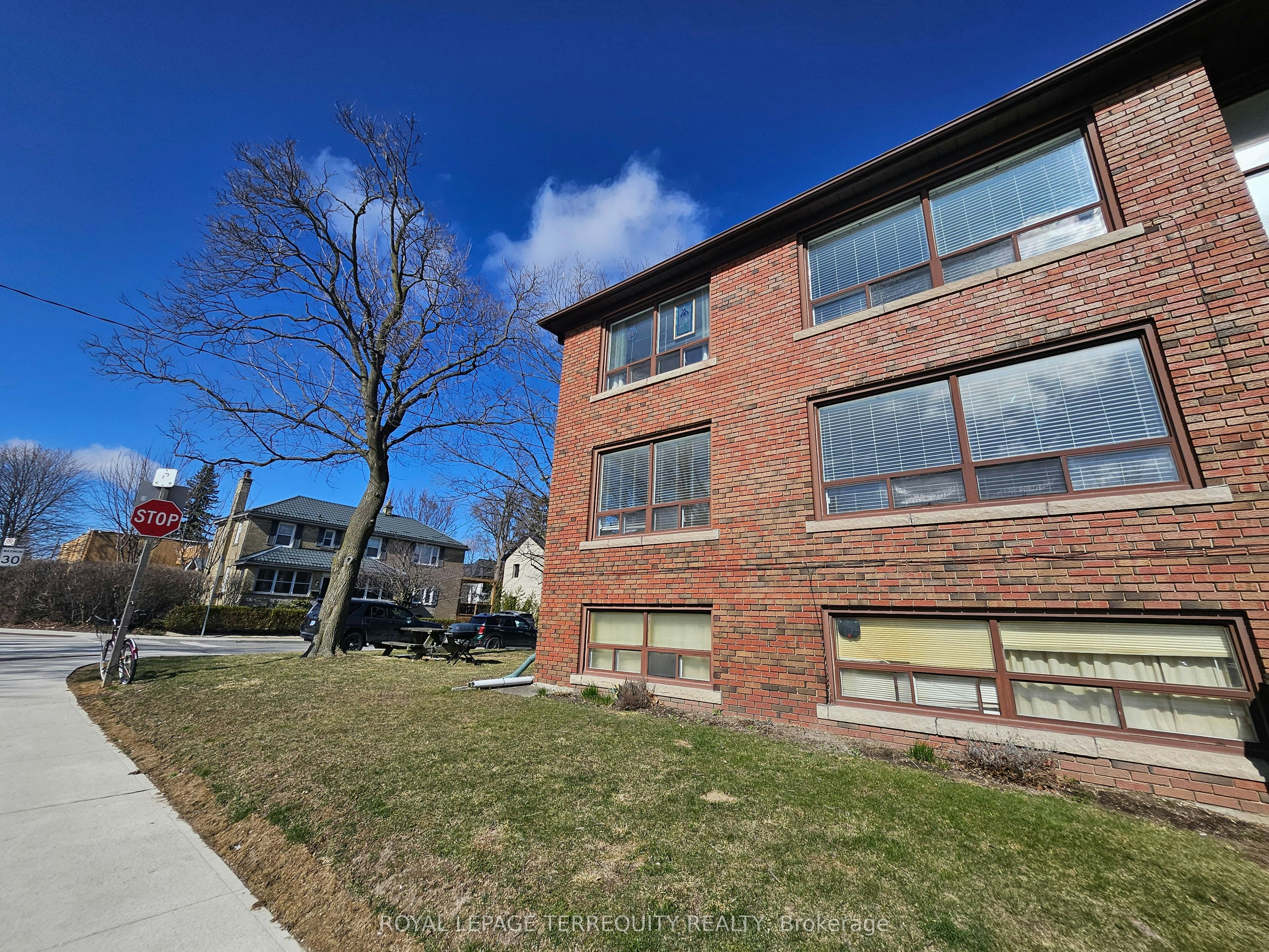 3-401 Winnett Avenue, Toronto, ON, M6C 3M2 - 5