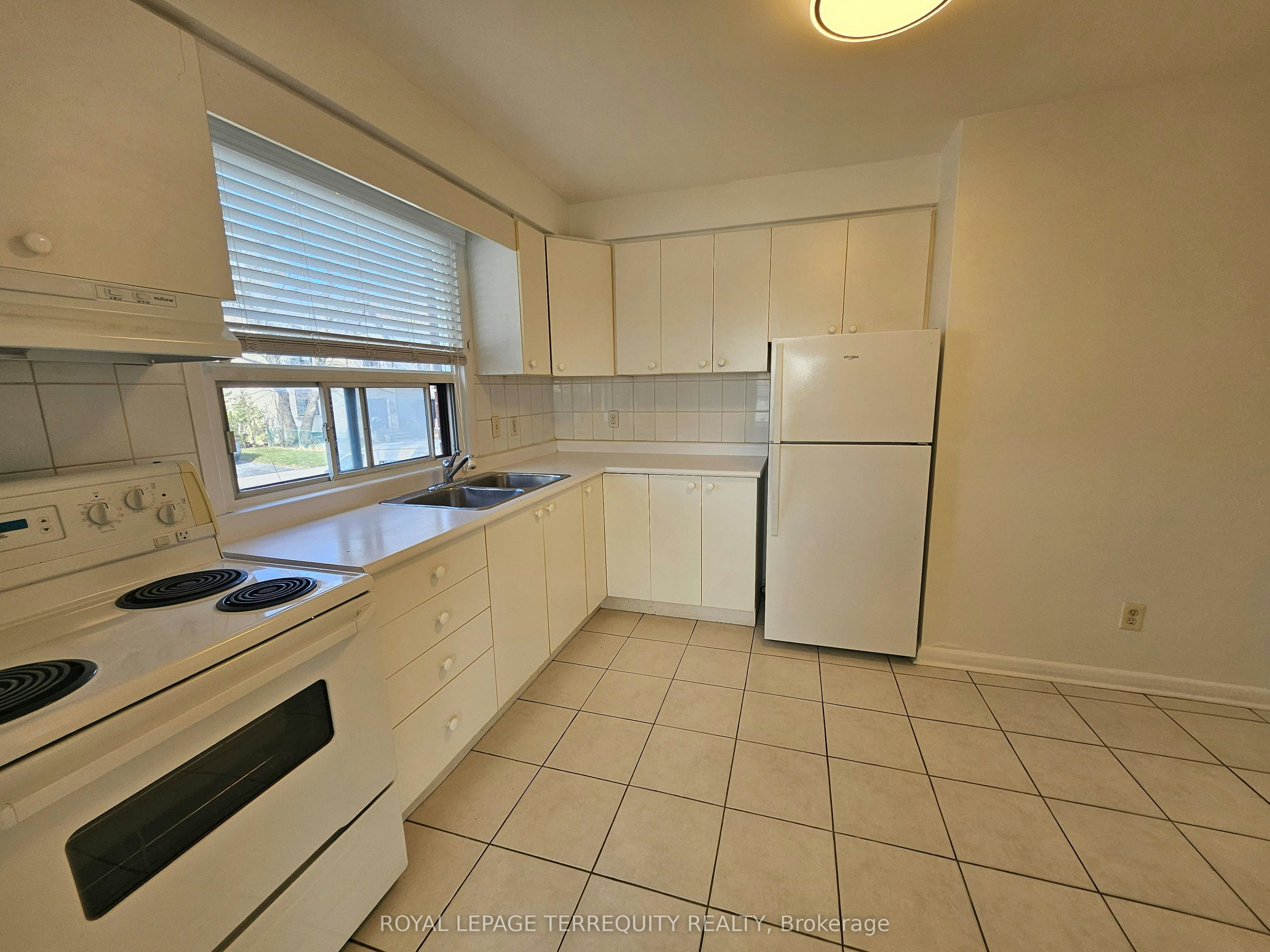 3-401 Winnett Avenue, Toronto, ON, M6C 3M2 - 13