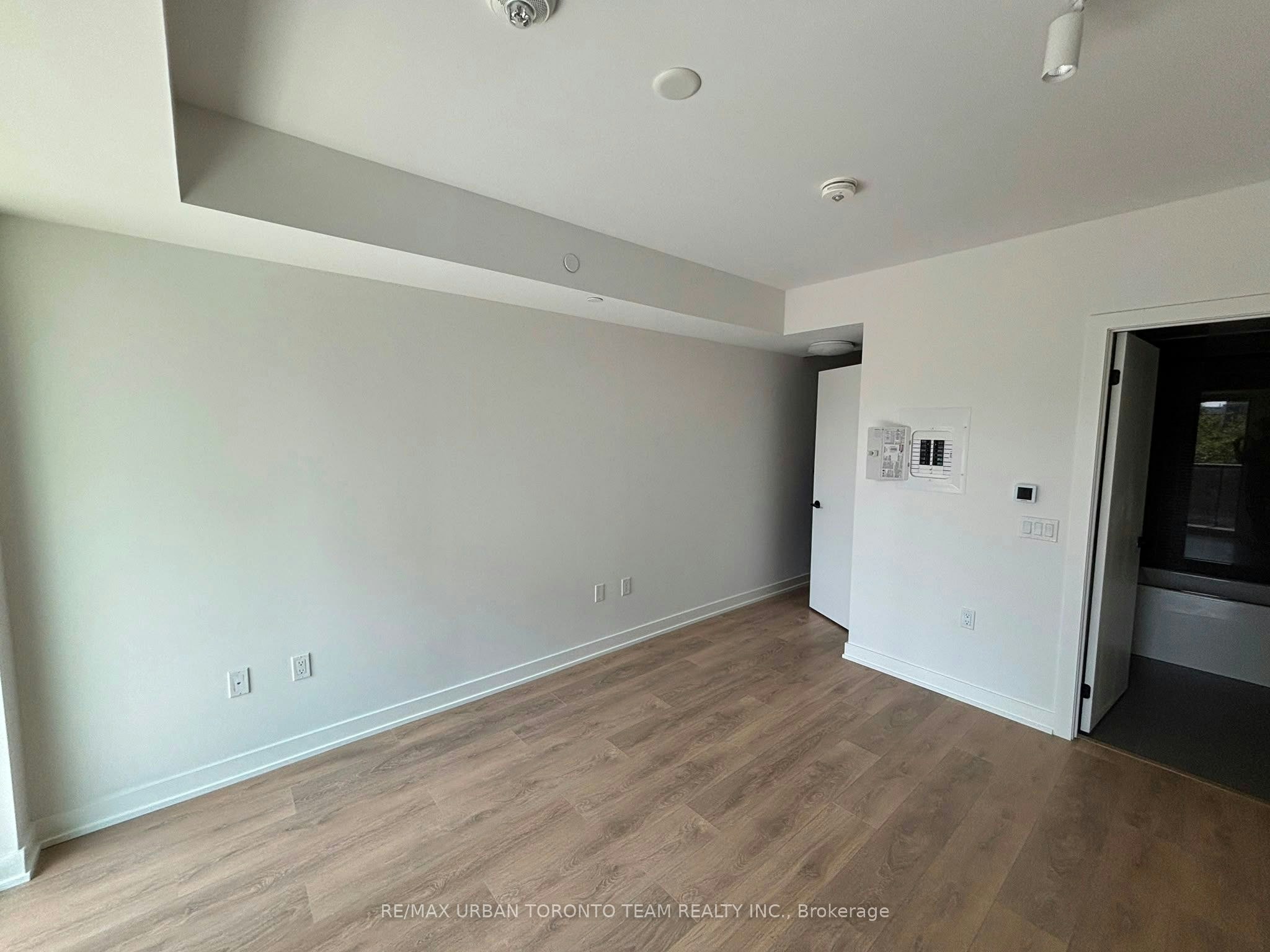 413-127 Broadway Avenue, Toronto, ON, M4P 1V3 - 3