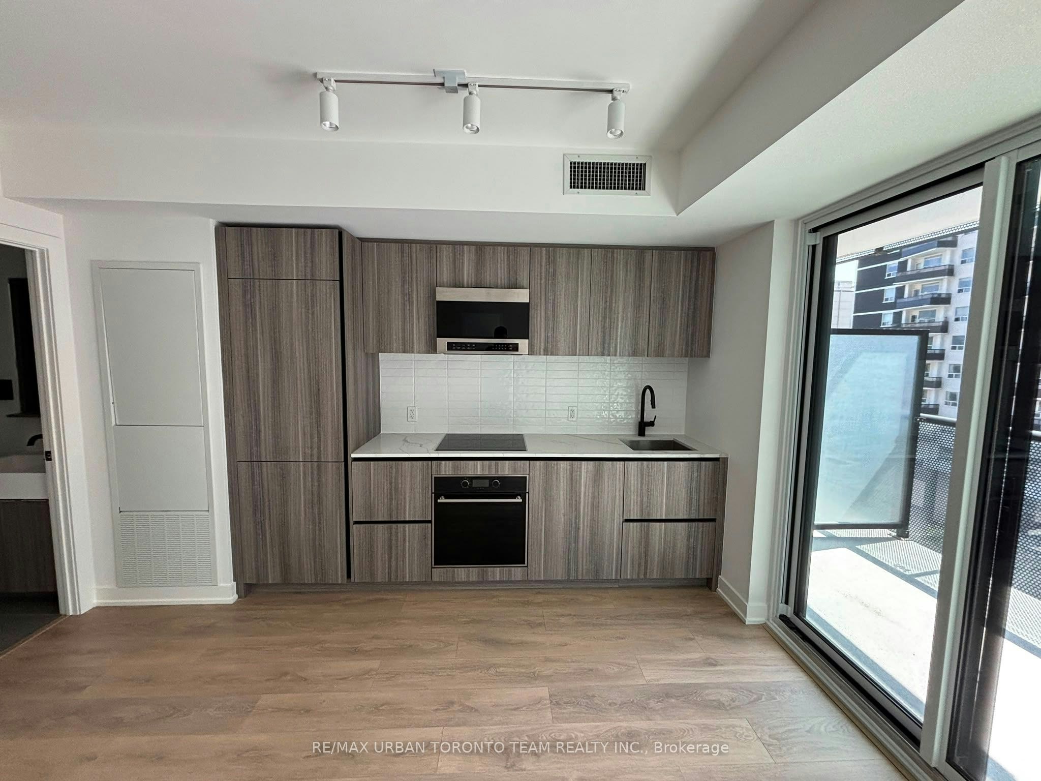 413-127 Broadway Avenue, Toronto, ON, M4P 1V3 - 4